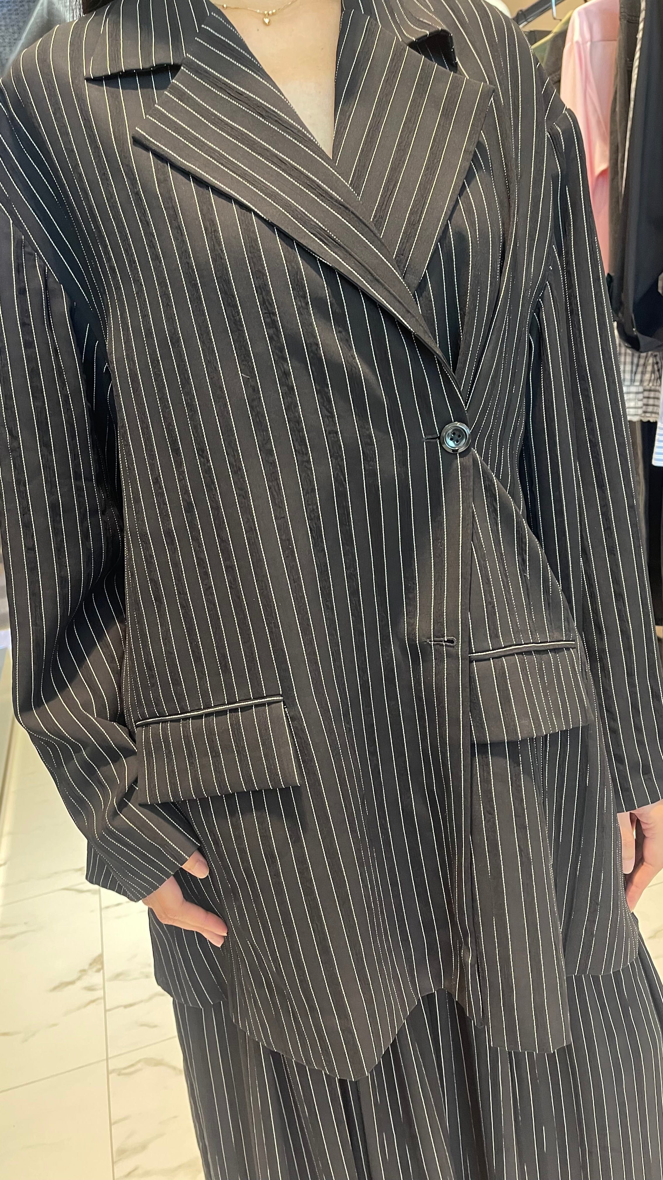 ESSENTIALS5IVE PINSTRIPE OVERSIZED BLAZER (بنطلون) “MINMIN”