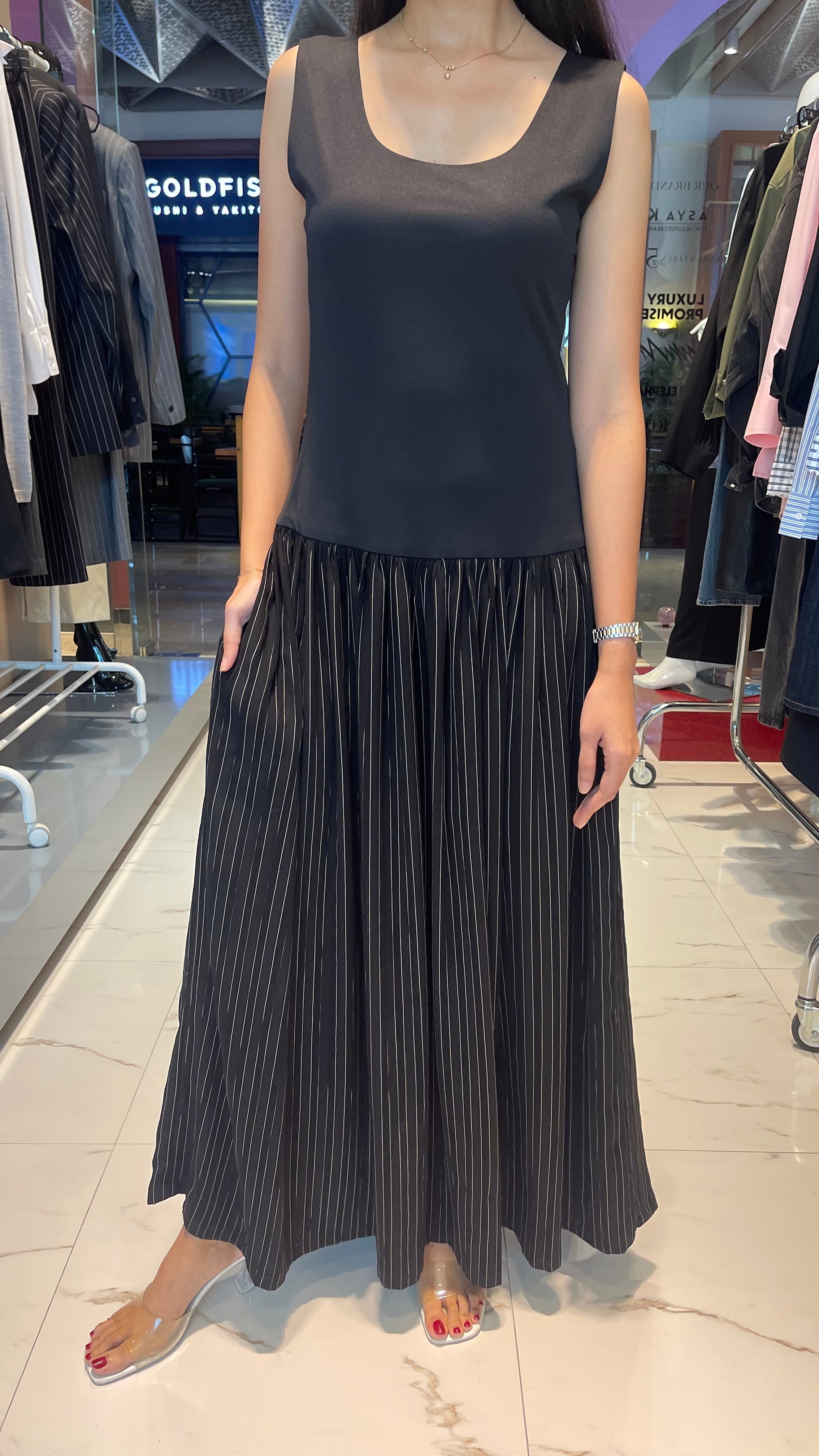 ESSENTIALS5IVE SLEEVELESS PINSTRIPE DRESS (بنطلون) “KIAKIA”