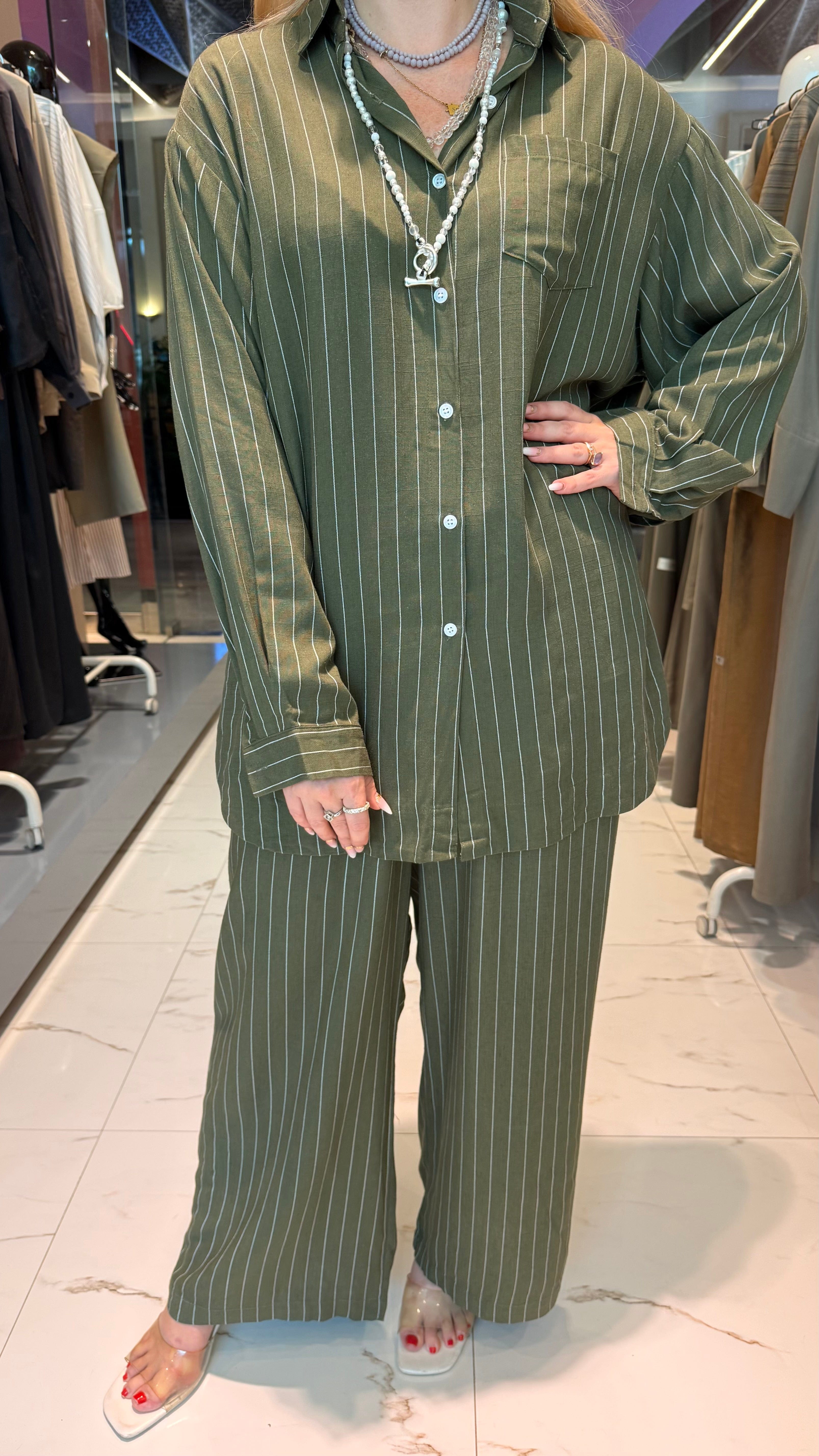 ESSENTIALS5IVE LOOSE FIT STRIPED 2PC SET  زوج (SHIRT & PANTS قميص وبنطلون) “JANE LEE"