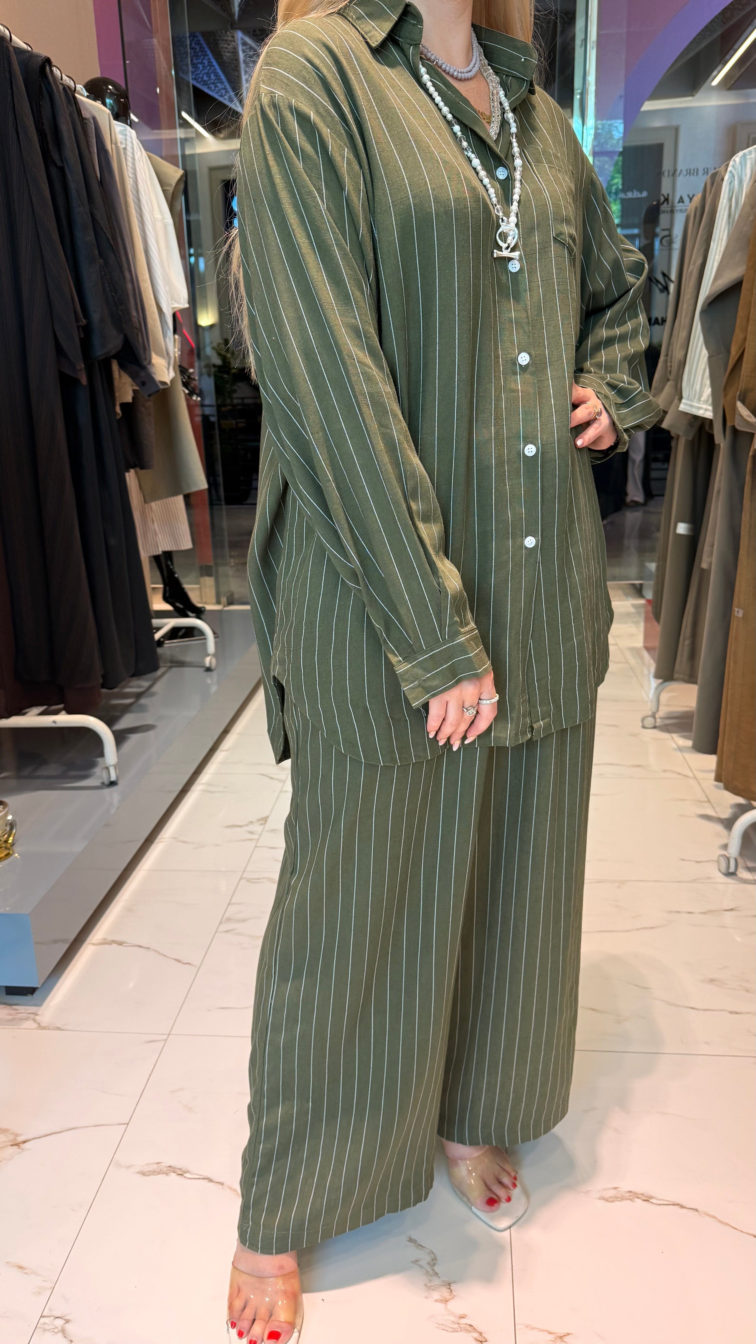 ESSENTIALS5IVE LOOSE FIT STRIPED 2PC SET  زوج (SHIRT & PANTS قميص وبنطلون) “JANE LEE"