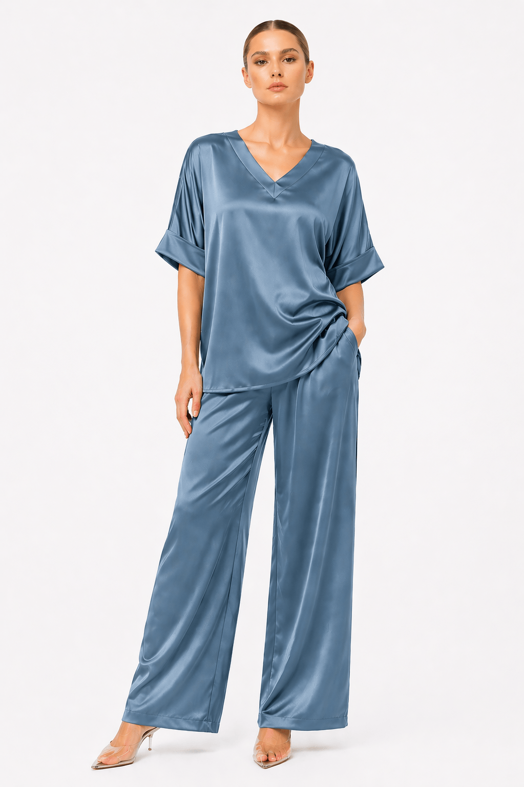 ESSENTIALS5IVE SOFTLINE V-NECK TOP (قميص) “ISOLDE”