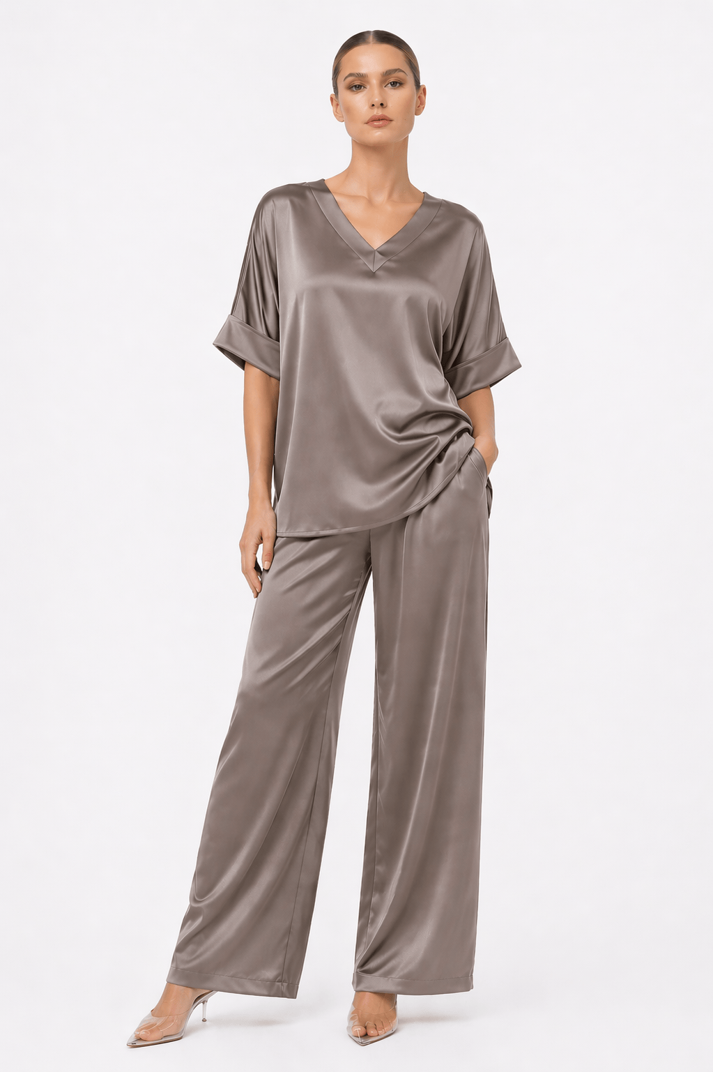 ESSENTIALS5IVE SOFTLINE V-NECK TOP (قميص) “ISOLDE”