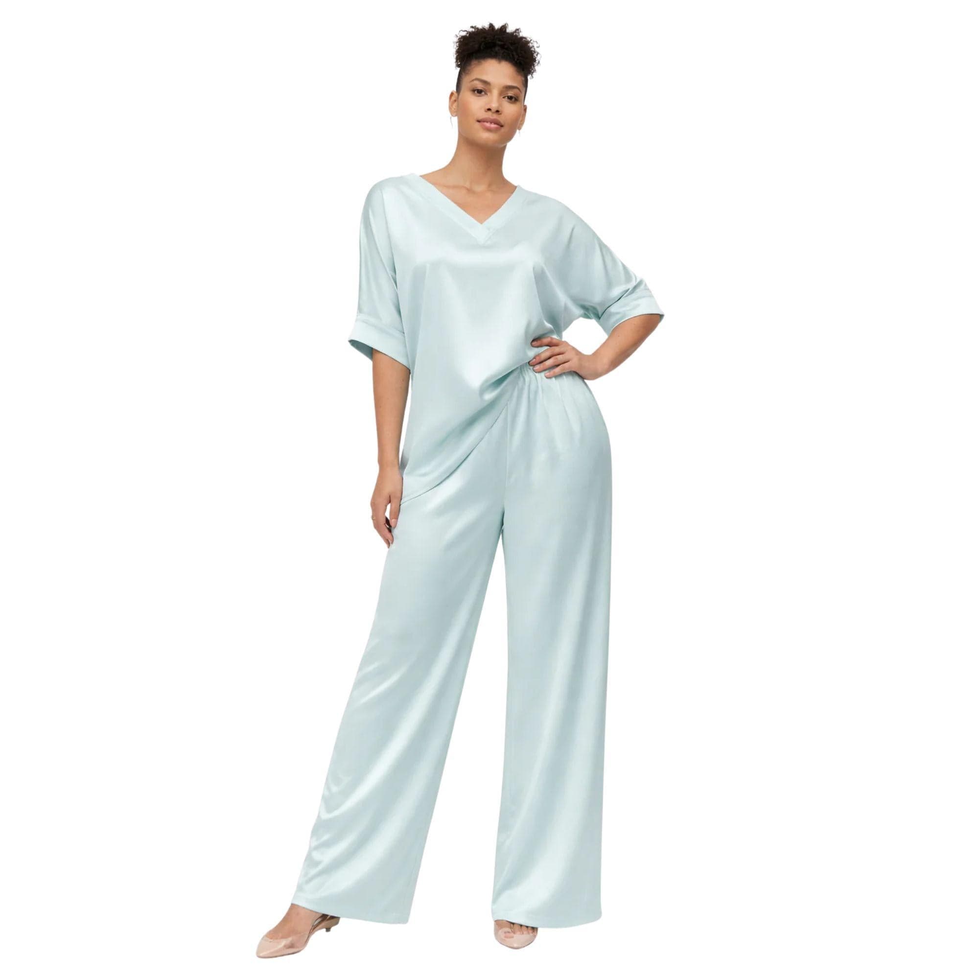 ESSENTIALS5IVE SOFTLINE V-NECK TOP (قميص) “ISOLDE”
