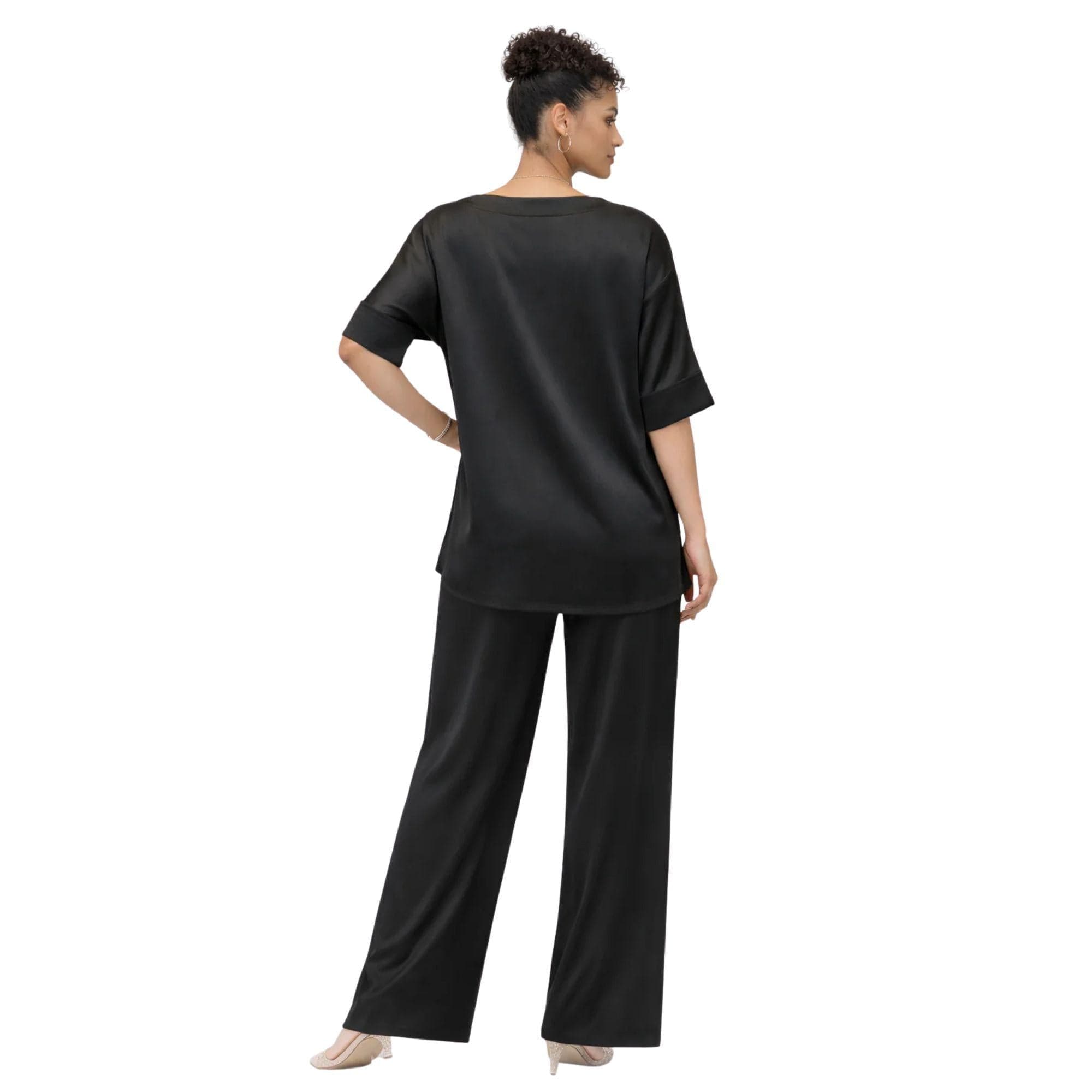 ESSENTIALS5IVE SOFTLINE V-NECK TOP (قميص) “ISOLDE”