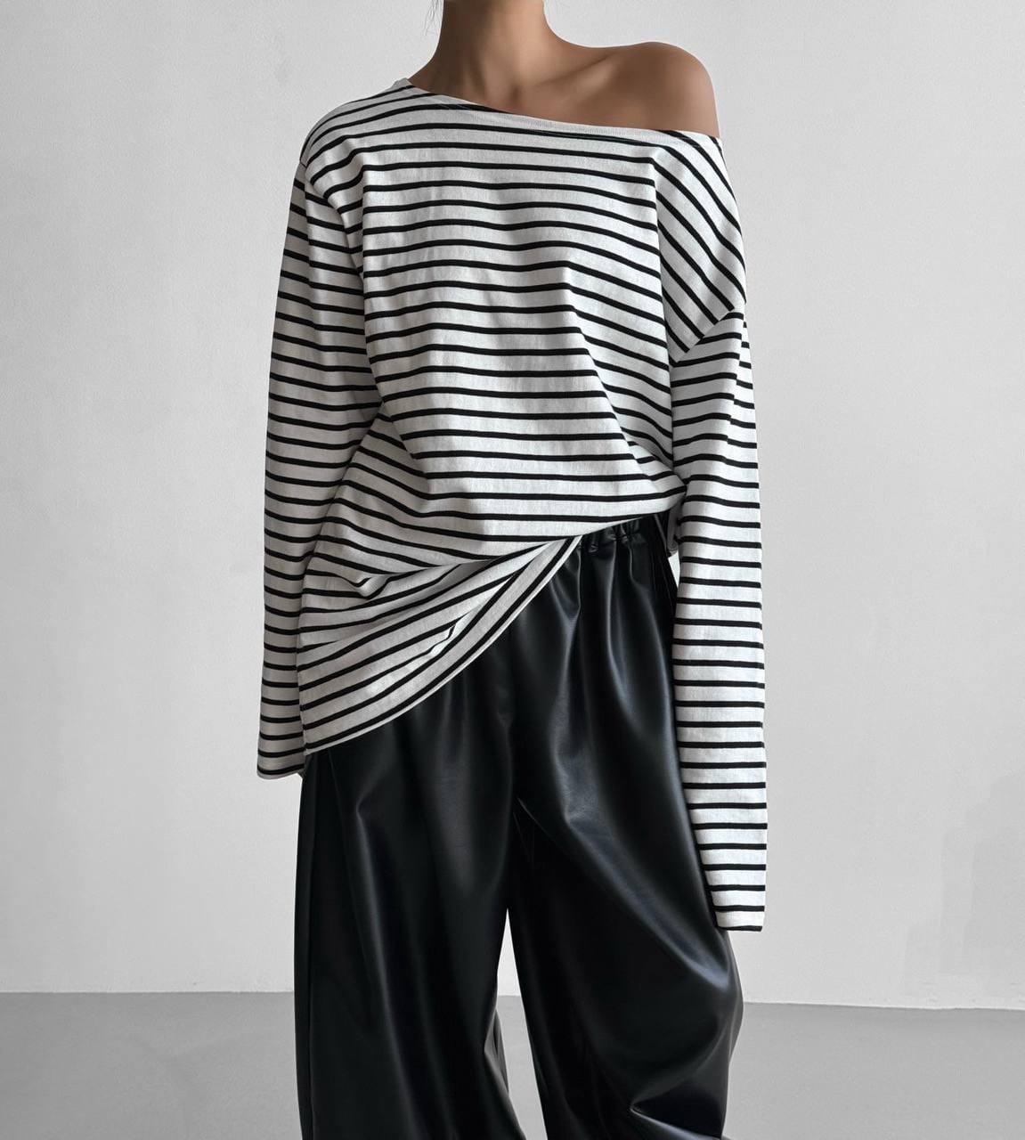 ESSENTIALS5IVE ELASTICATED WAIST BALOON LEATHER PANTS(بنطلون)