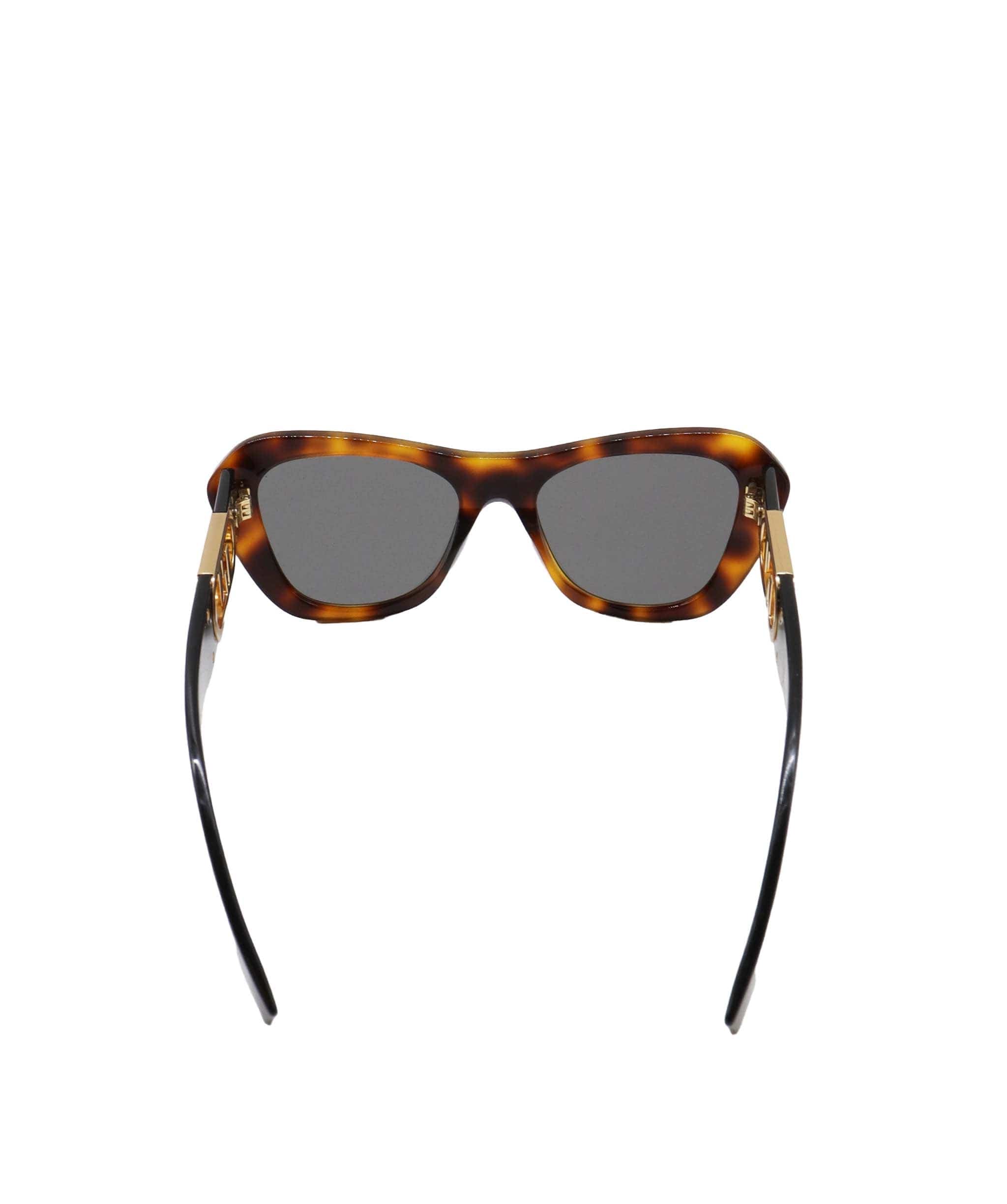 Fendi Fendi Havana and Black Sunglasses with FF cut out DXBS1070