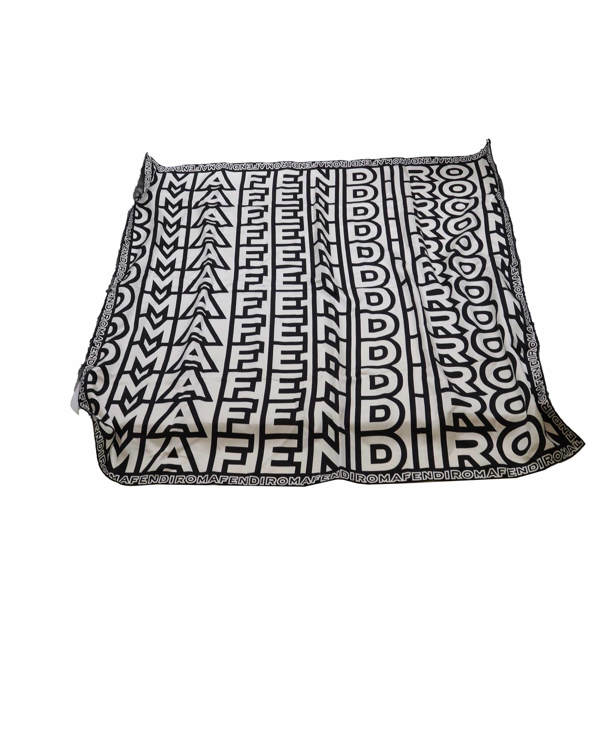 Fendi Fendi Roma/ Marc Jacobs White and black Silk Scarf - DXBS1117