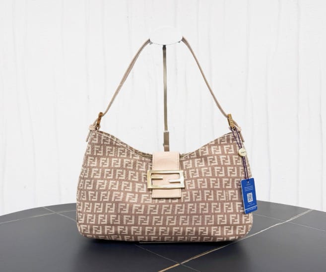 Fendi Fendi pink canvas underarm bag 17 21095697