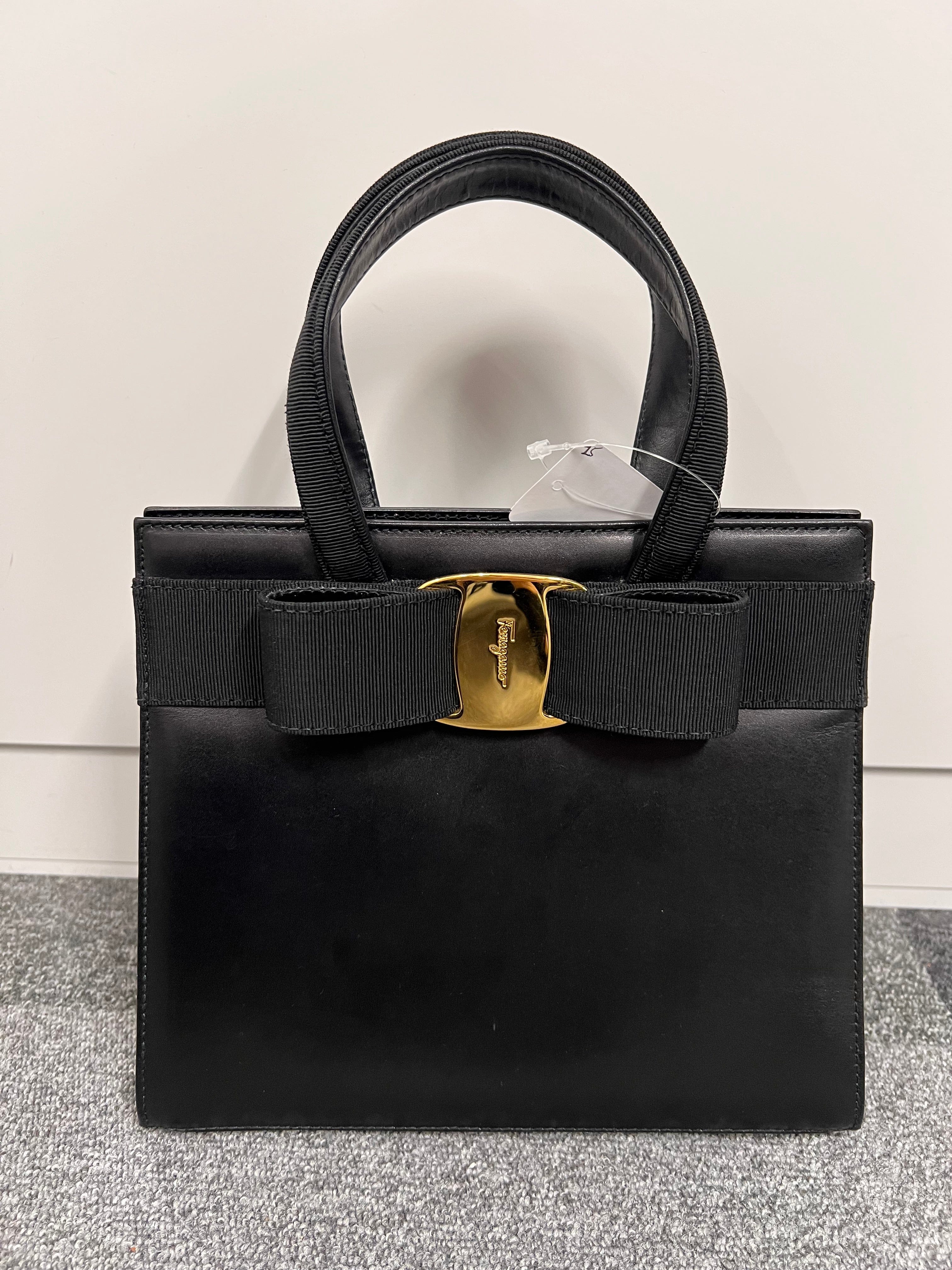 Ferragamo Ferragamo BA-21 Leather Black G Vara Handbag B0908RKF7K