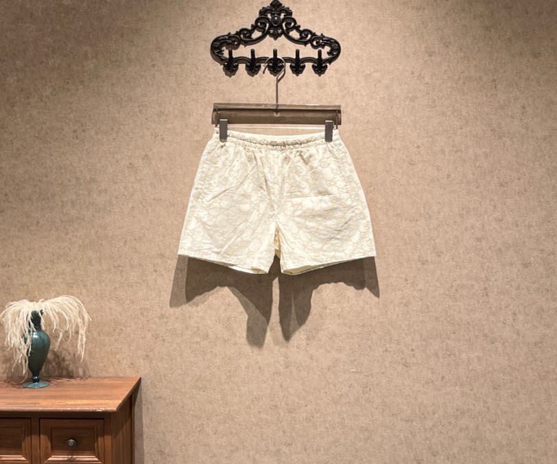 Gucci Gucci beige double G monogram print shorts / size 40 / 99% new / 45407 SYCF45407