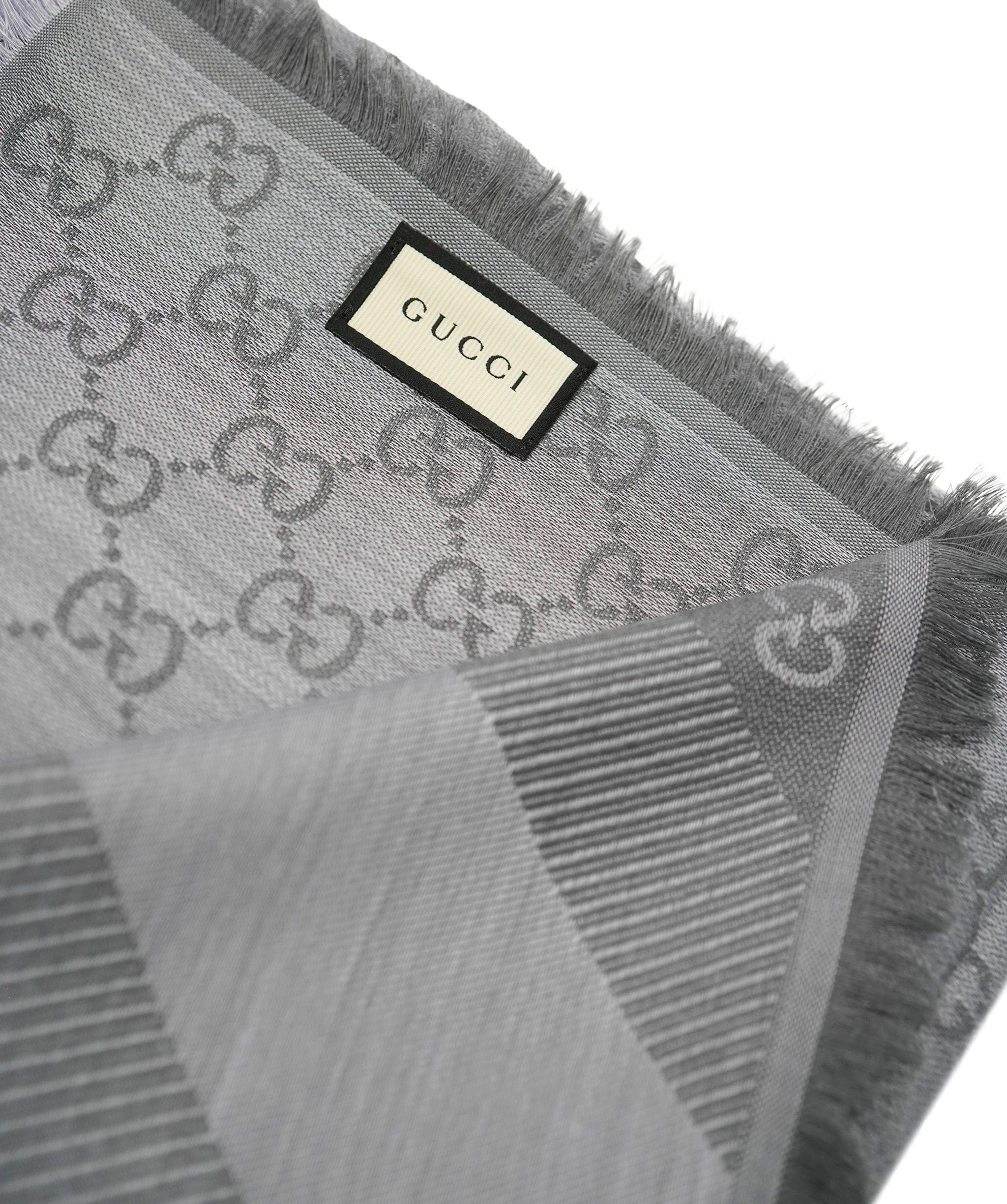 Gucci Gucci 140 x 140 Grey/Lilac Silk Scarf AVL1349