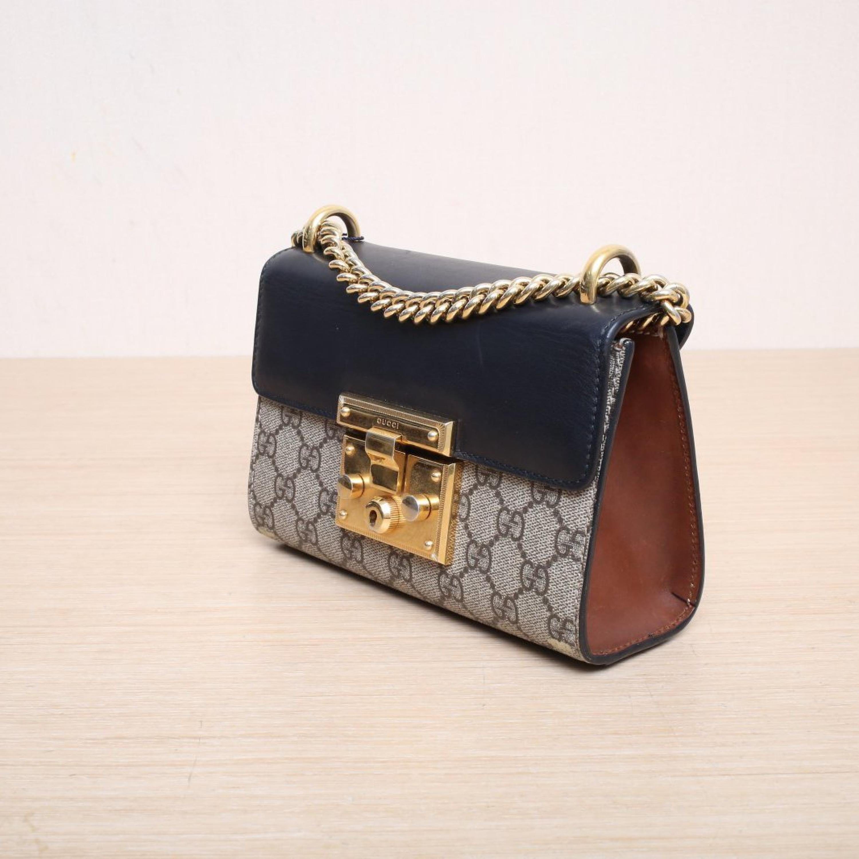 Gucci Gucci Padlock Padlock Bag Small 20.5 Black Leather C/PVC Gold Buckle Leather C/PVC
Leather tag, key ALC3149