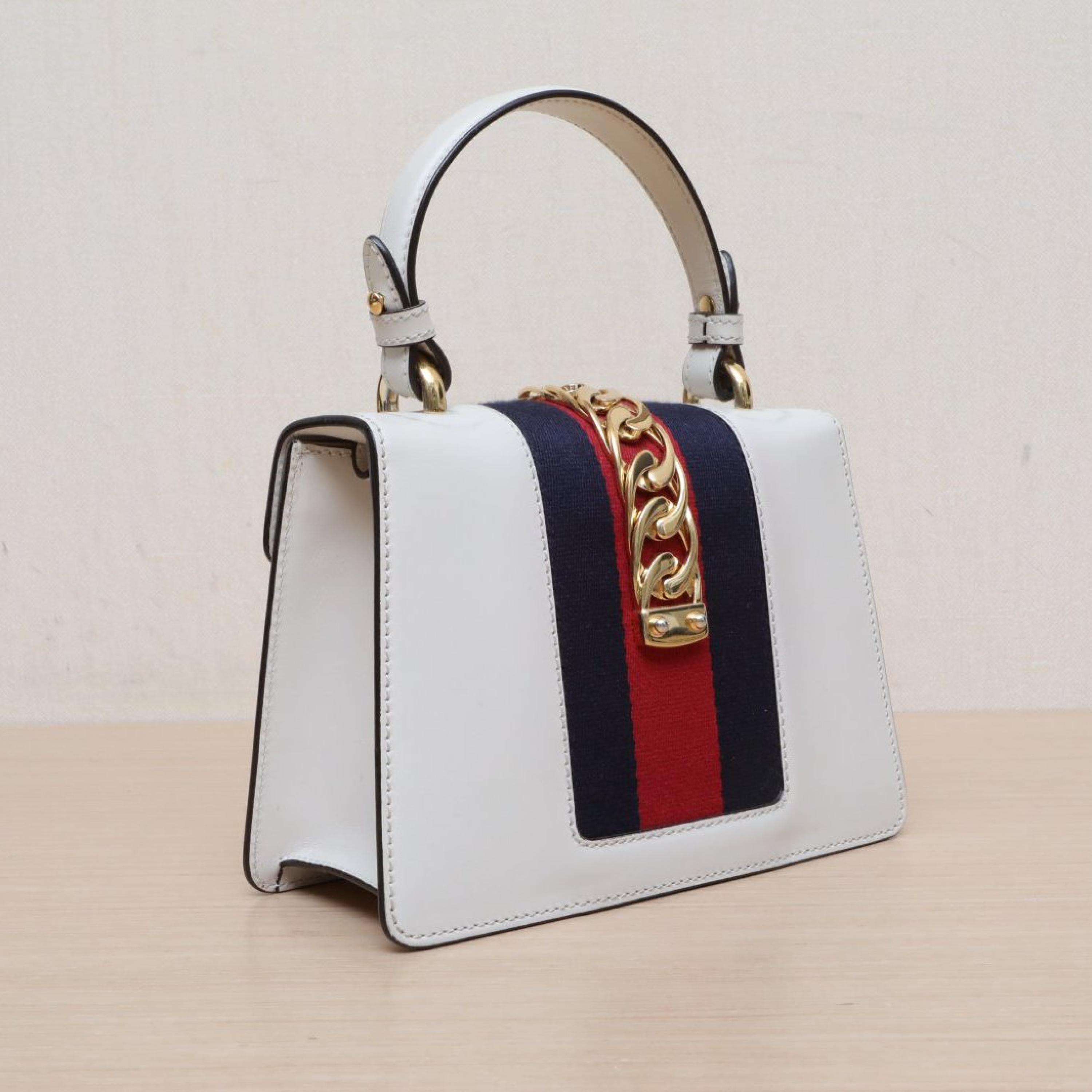 Gucci Gucci Sylvie Serbia Ribbon Bag Leather Hand Strap Mini 20 White Leather C Gold Buckle
shoulder straps ALC3143