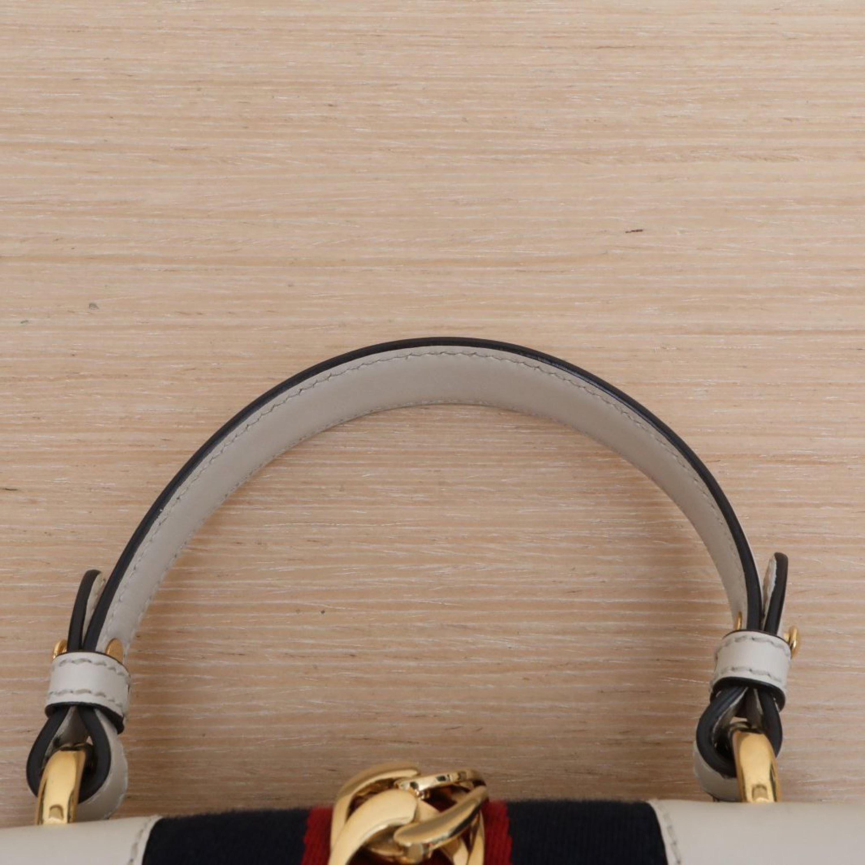 Gucci Gucci Sylvie Serbia Ribbon Bag Leather Hand Strap Mini 20 White Leather C Gold Buckle
shoulder straps ALC3143