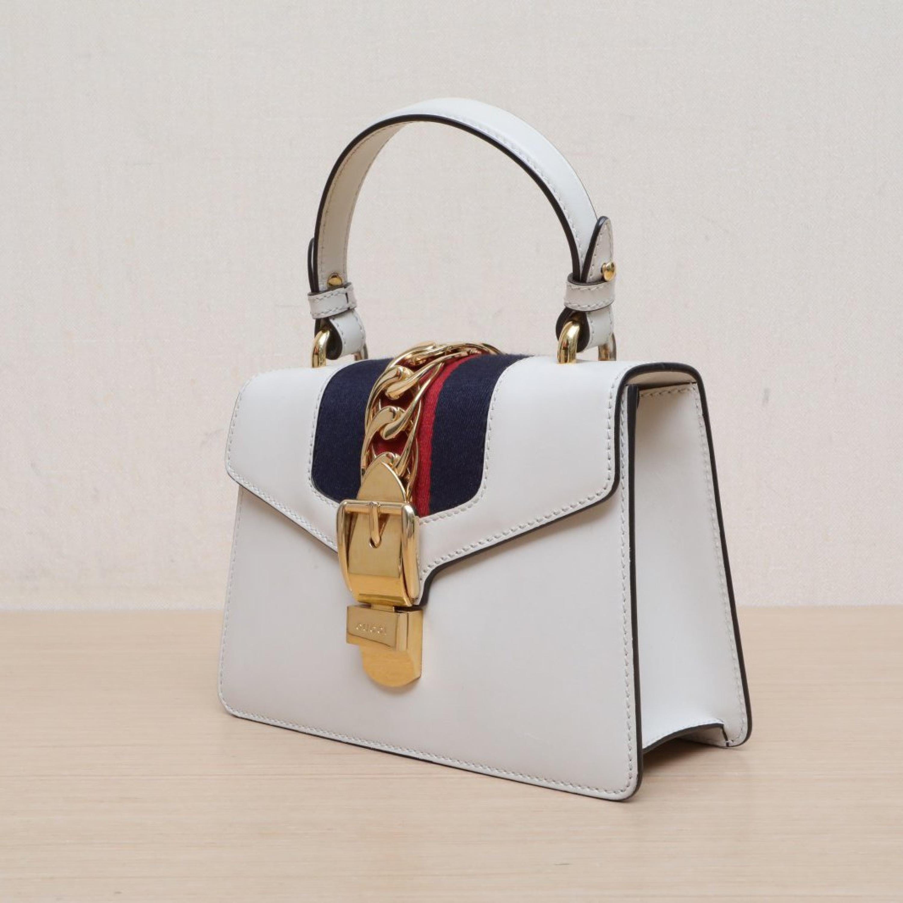 Gucci Gucci Sylvie Serbia Ribbon Bag Leather Hand Strap Mini 20 White Leather C Gold Buckle
shoulder straps ALC3143