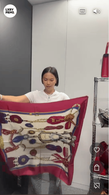 HERMES HERMES Carre 90 Silk Red×White Fringe Pattern B0722SDV5P