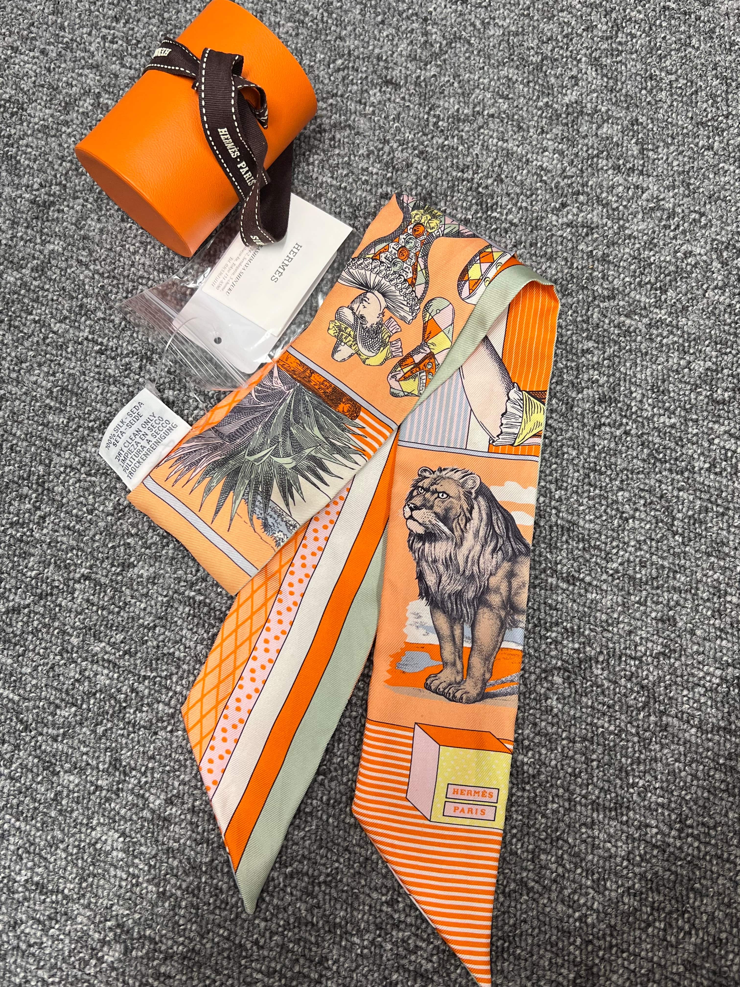 HERMES HERMES Silk Orange Grand Theatre Nouveau Twilly B0916XJRBW