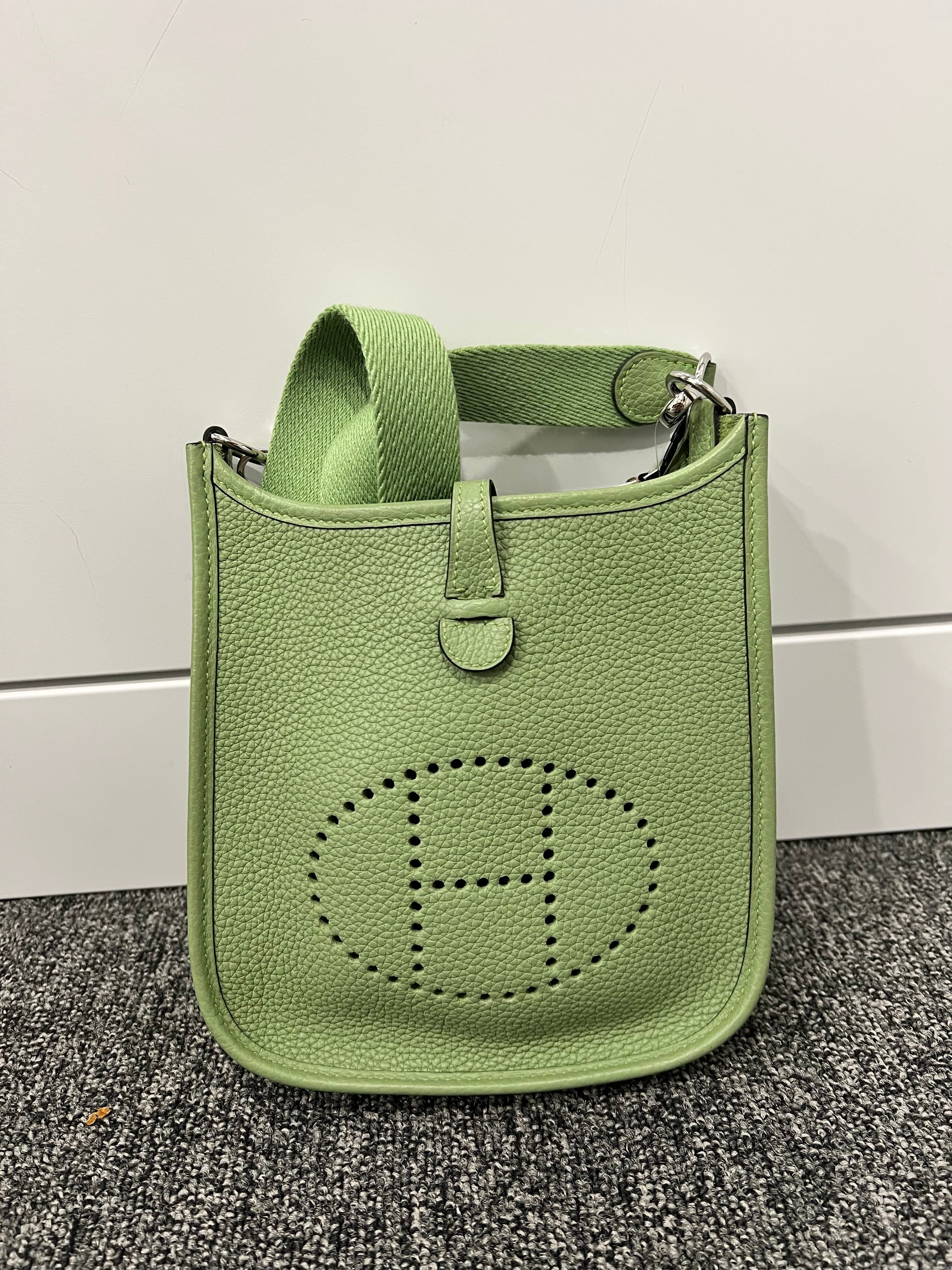 HERMES HERMES Taurillon Vert Criquet S金具 Evelyne TPM B061672LJP