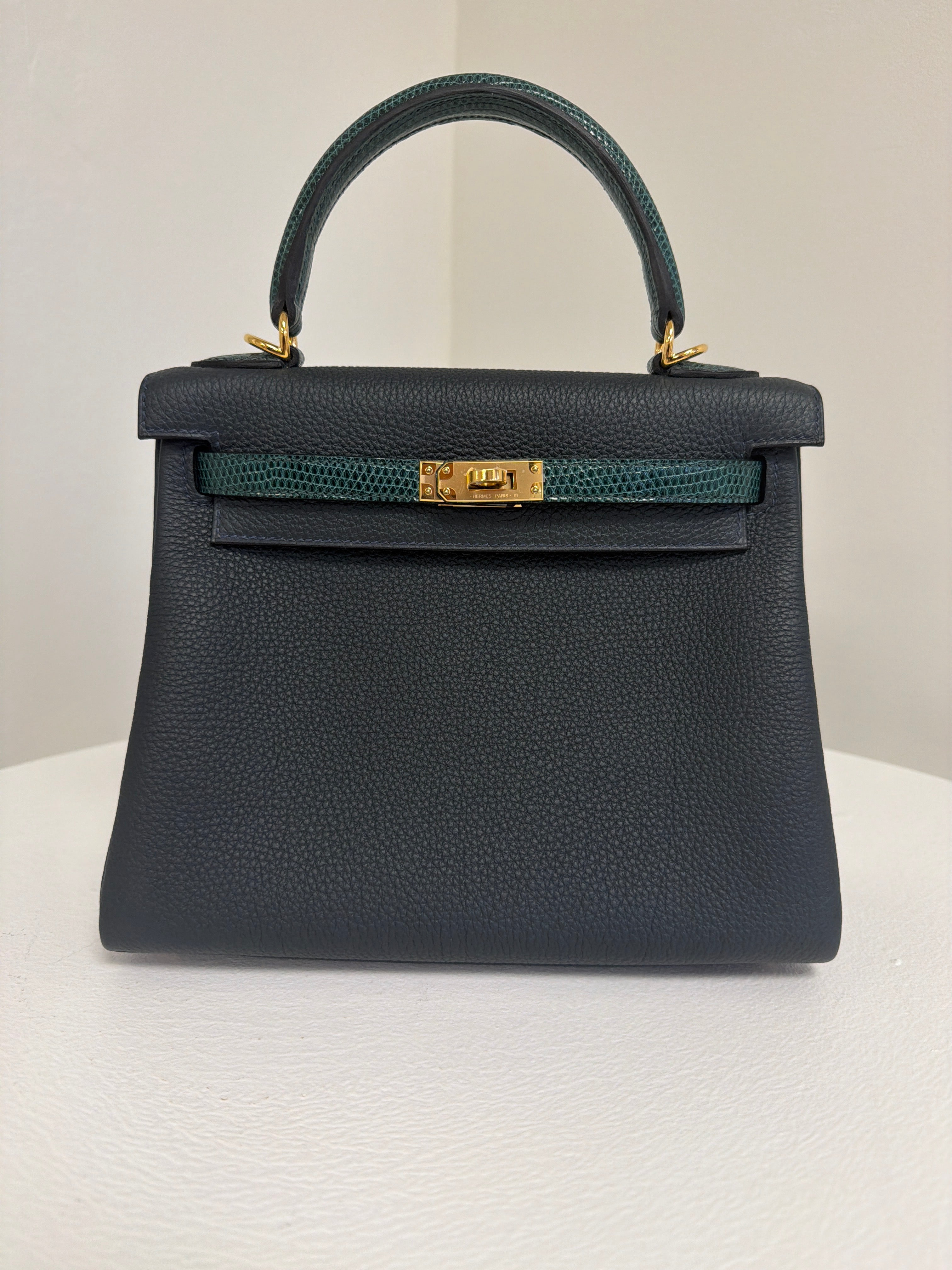 Hermès Hermes Kelly 25 Touch Vert Cypress Togo WIth GHW  ALC3000