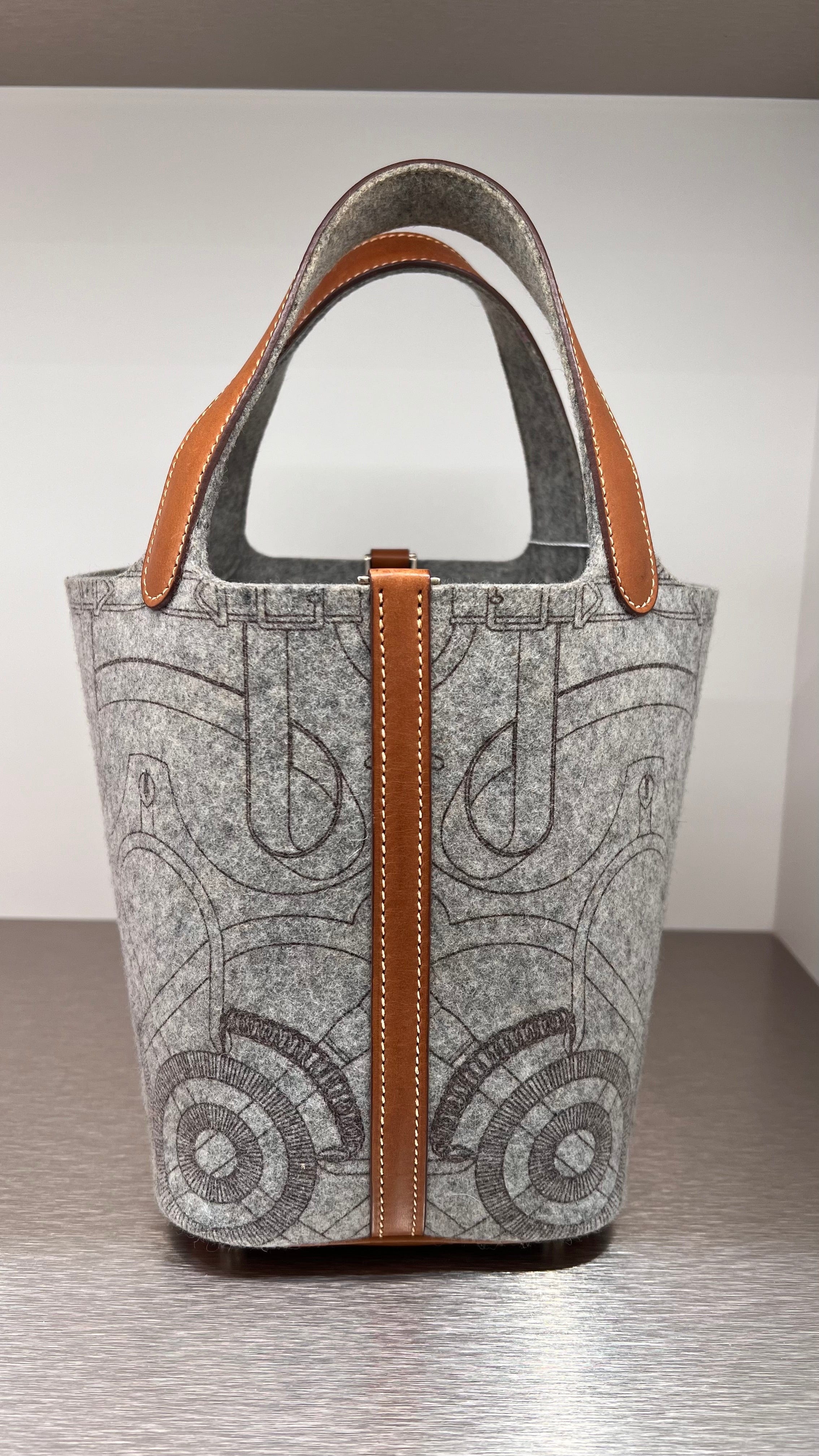 Hermès Hermes Picotin 18 Felt / Fauve Barenia PHW #L SKC8033H