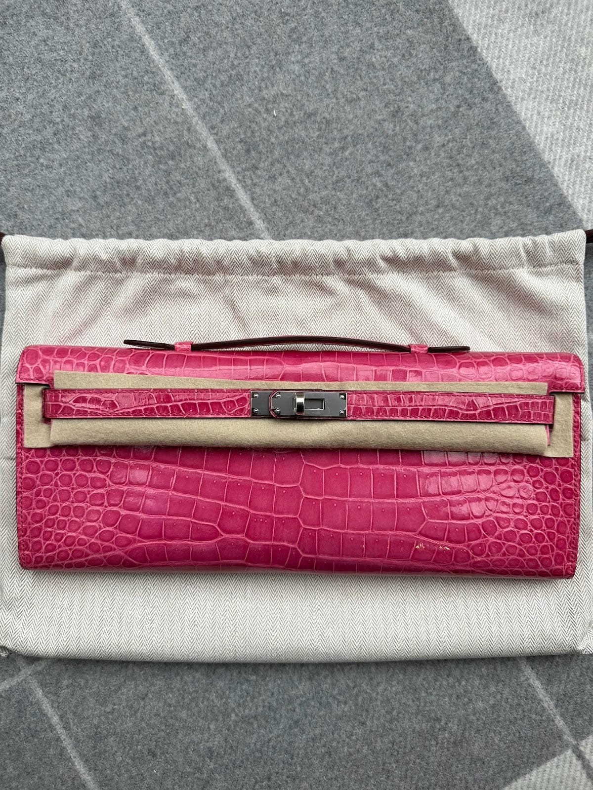 Hermès Hermes Preloved Kelly Cut Rose Tyrien PHW, Shiny X (2016) Shiny Porosus ^ ALTC0262