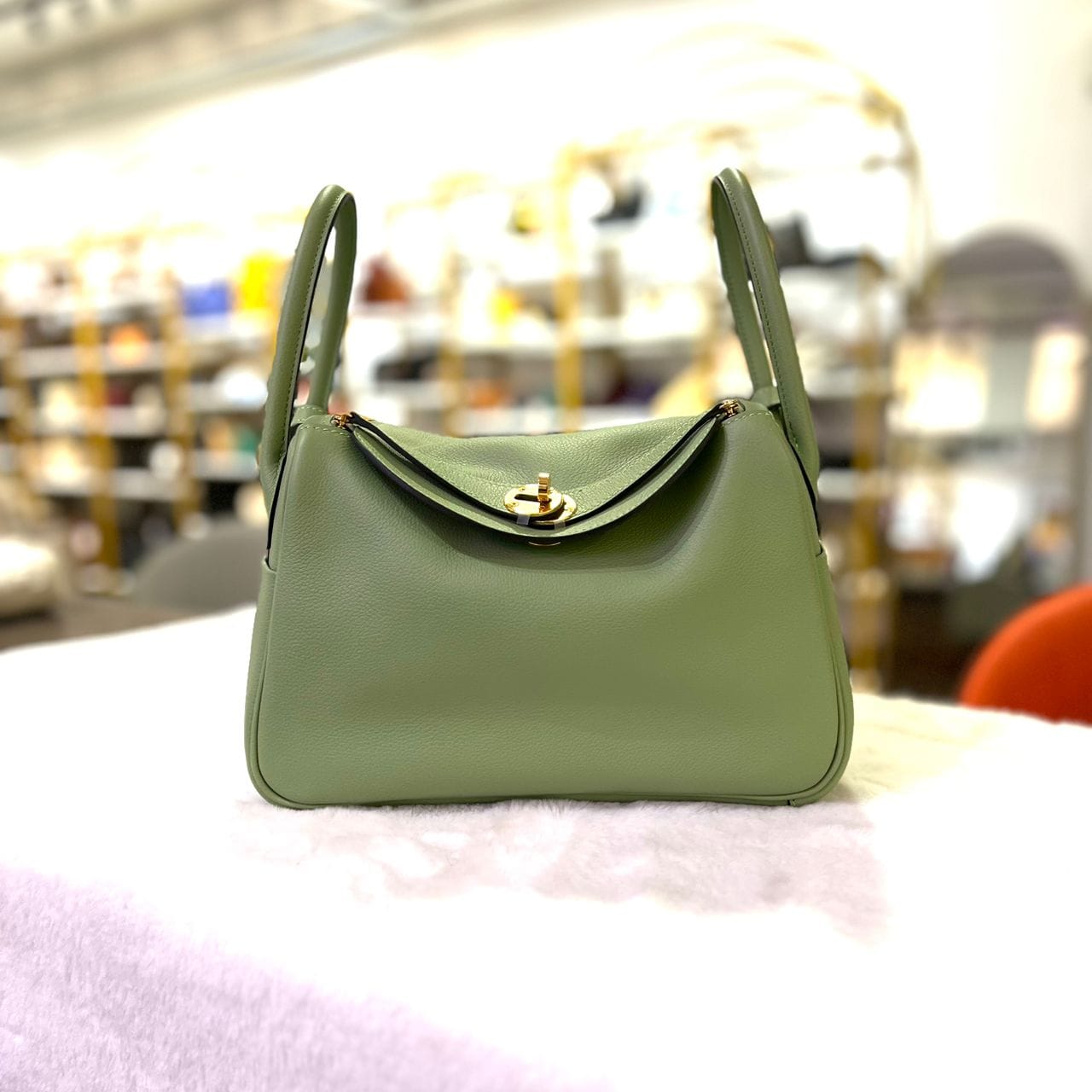 HERMES Lindy 26 in Vert Criquet Evercolor Leather with Gold Hardware SYC1831