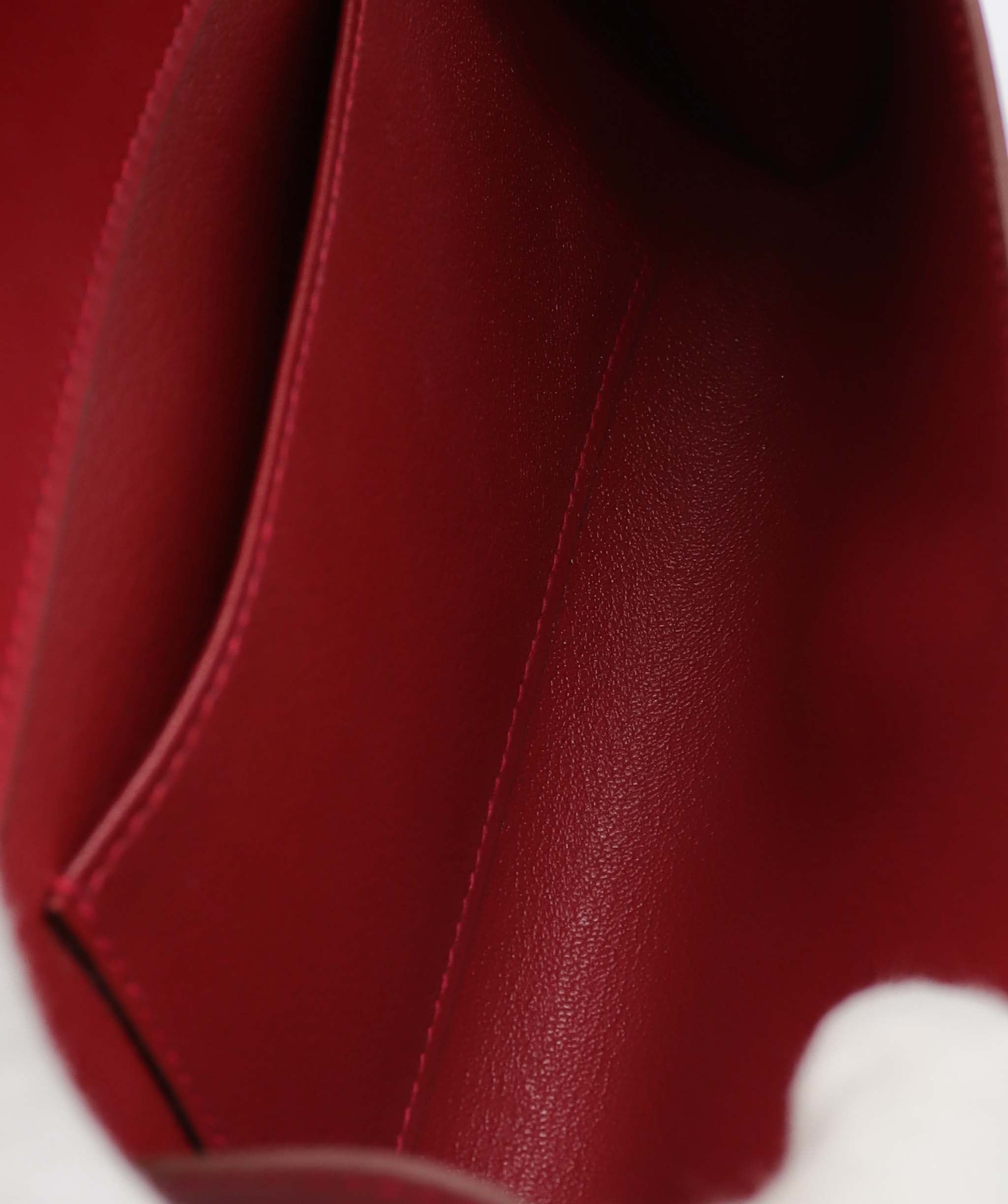 Hermès Medor Clutch Rouge Vif Swift GHW DXBS6180