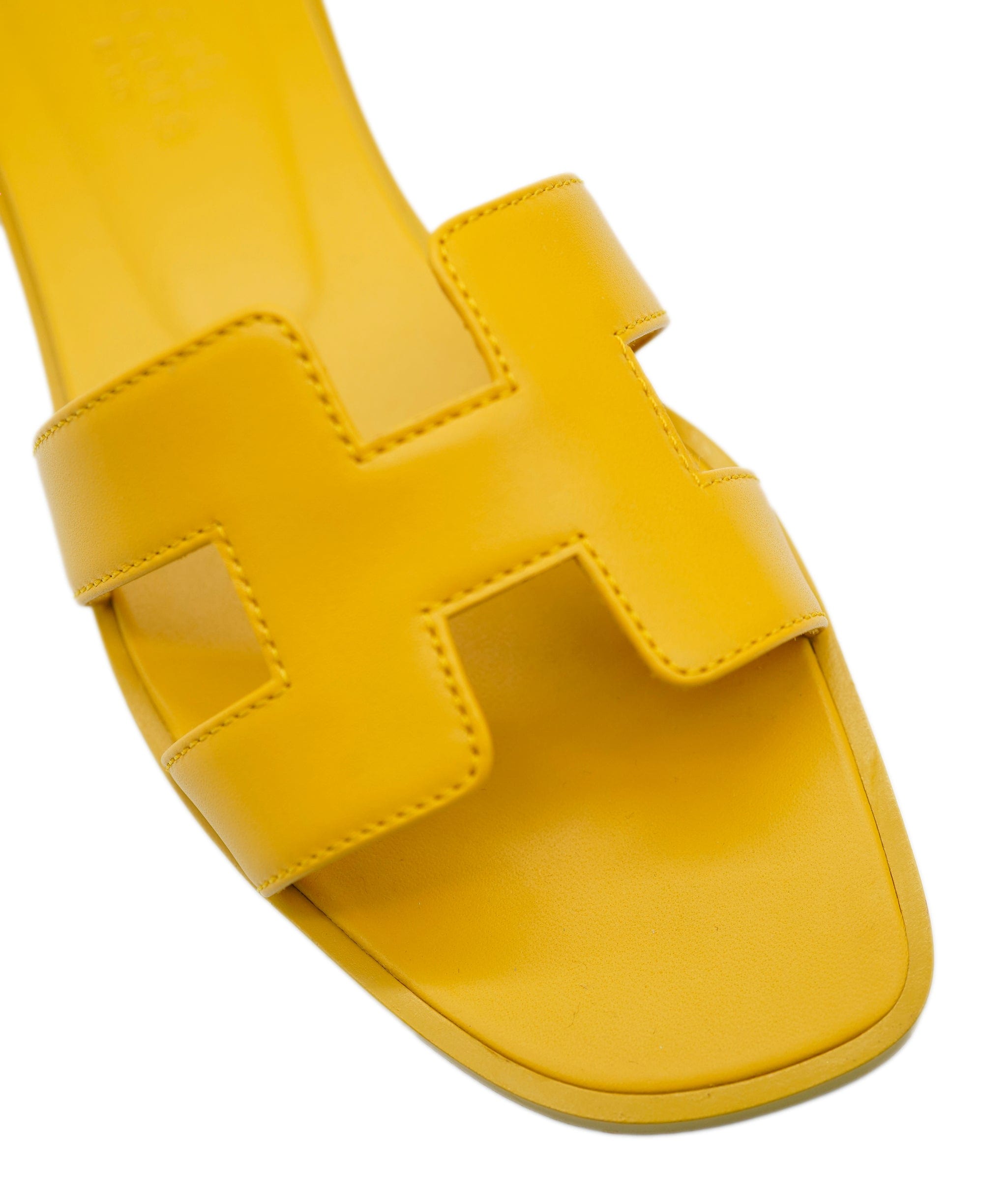 Hermès Oran Sandals, Jaune Topaze, Size 36