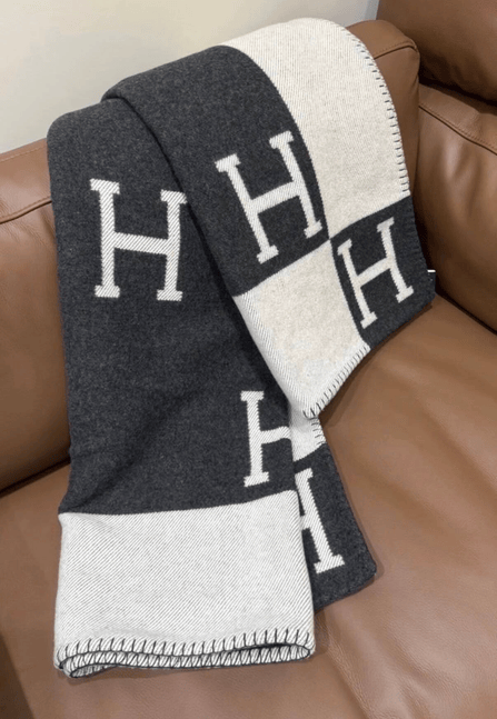 HERMES Hermès Avalon Blanket - Black Ecru H Logo