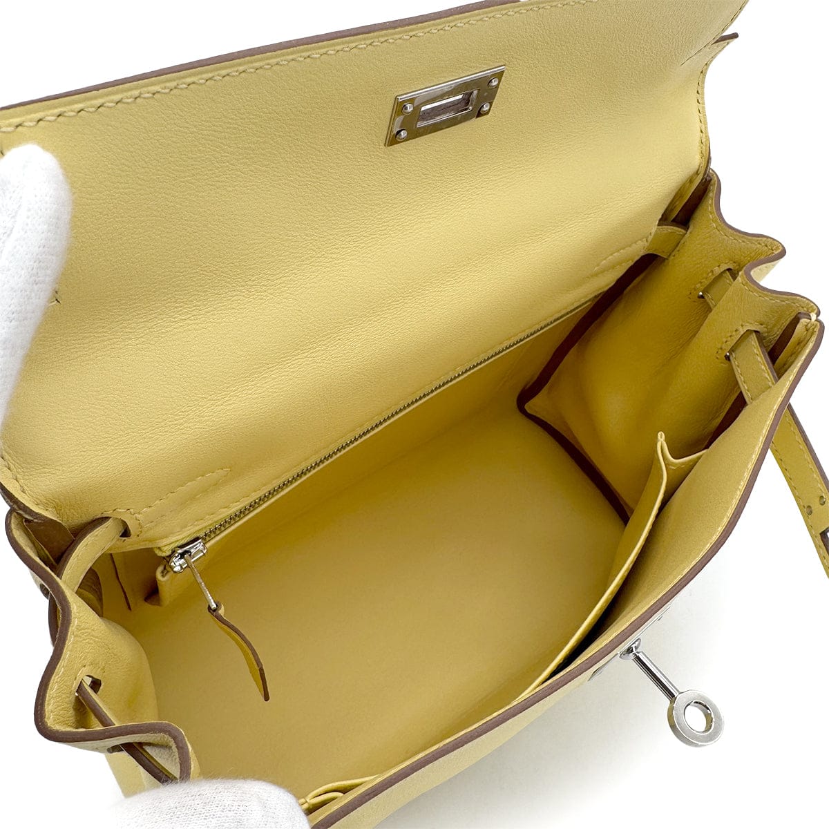 HERMES HERMES KELLY 25 RETOURNE JAUNE POUSSIN VEAU SWIFT HAND SHOULDER BAG 2021 Z PALLADIUM HARDWARE 90310259