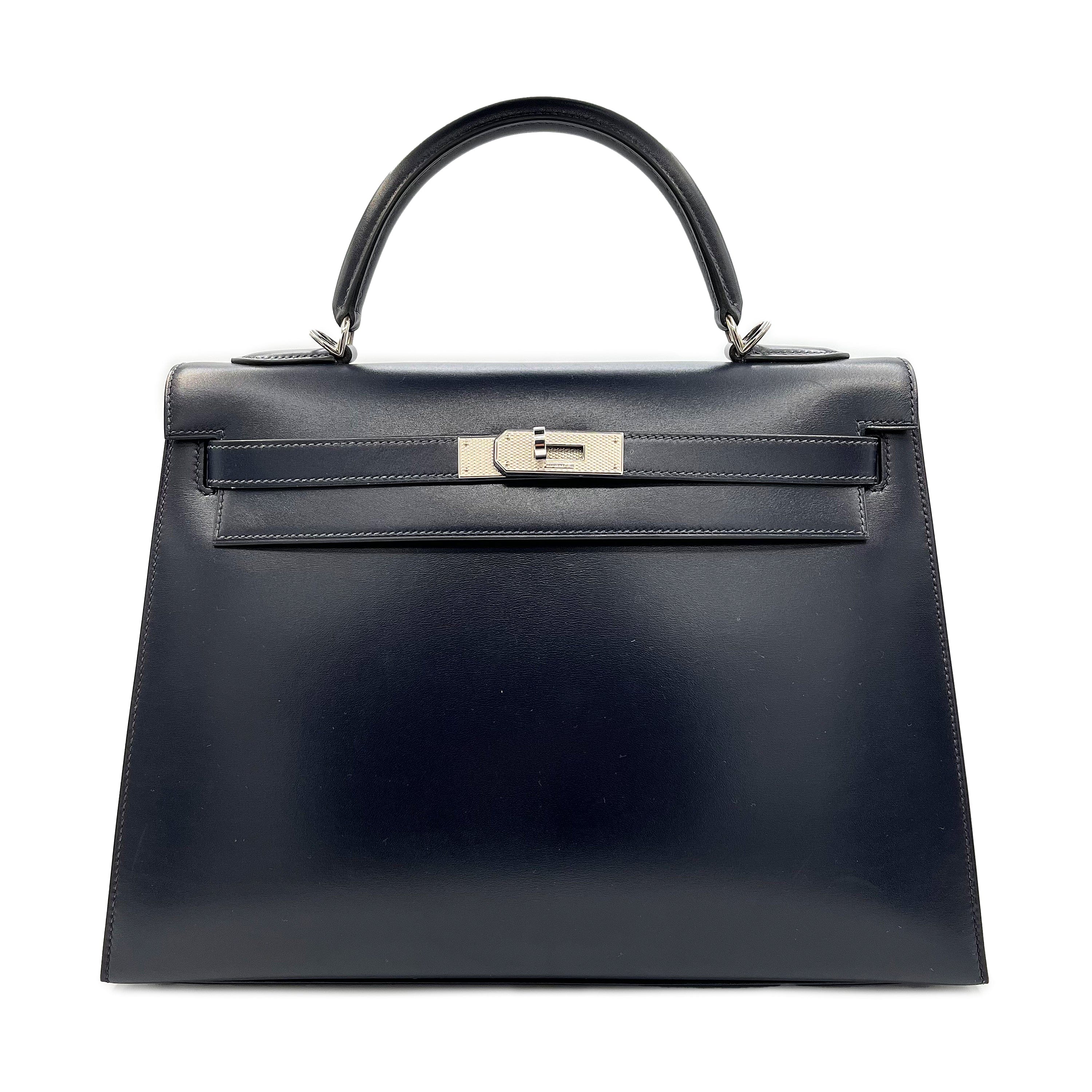 Hermès HERMES KELLY 32 SELLIER GUILLOCHE NAVY BOXCALF □G SHW 90221030