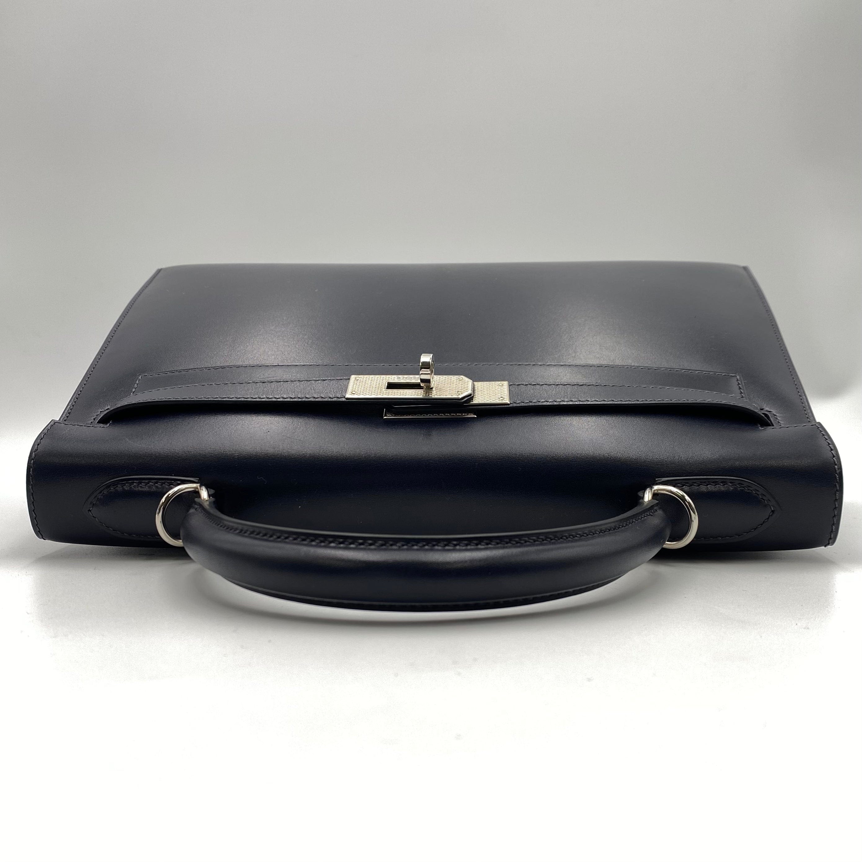 Hermès HERMES KELLY 32 SELLIER GUILLOCHE NAVY BOXCALF □G SHW 90221030