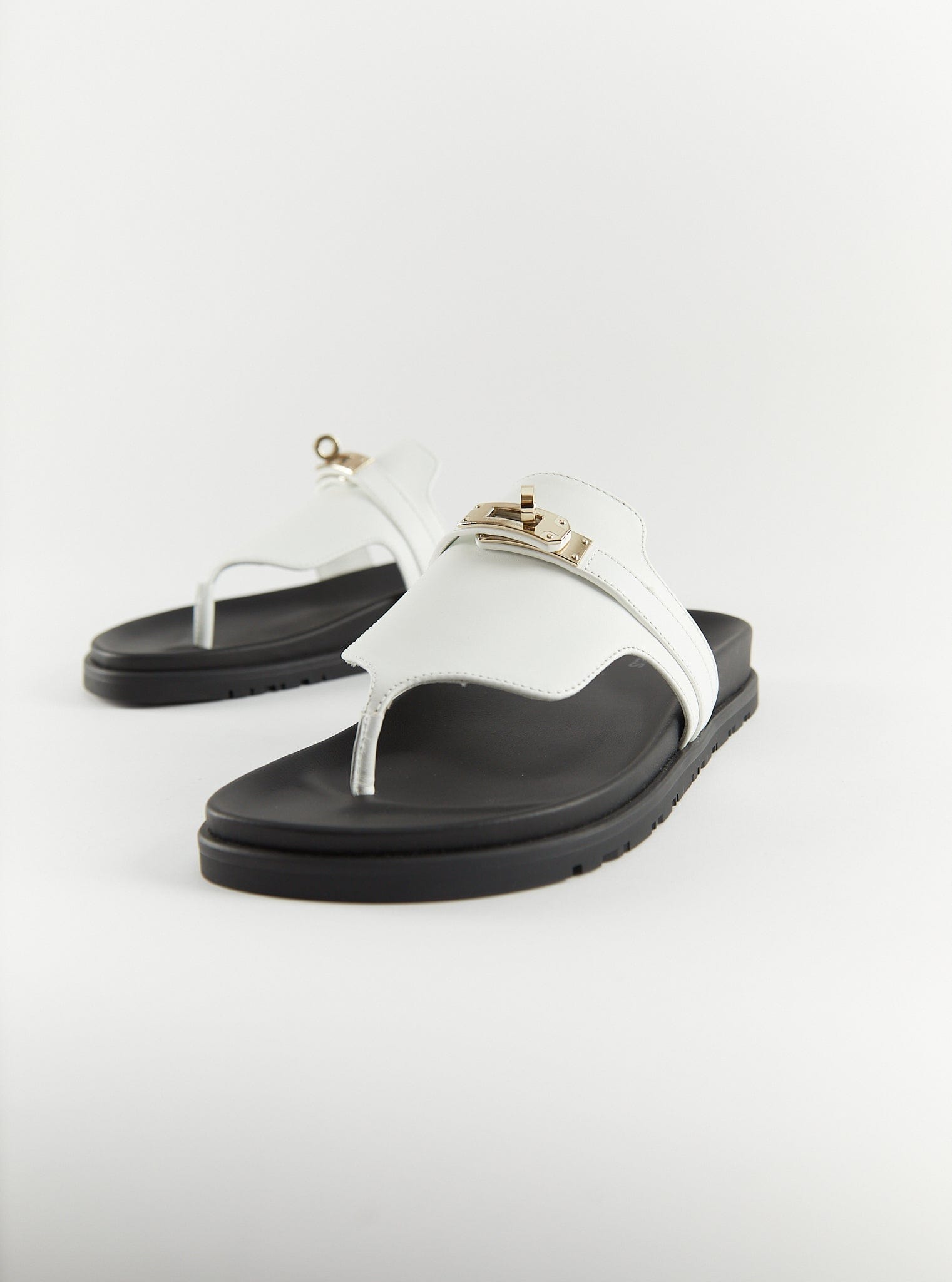 Hermès HERMÈS EMPIRE SANDALS White with Permabrass Hardware - Size 37