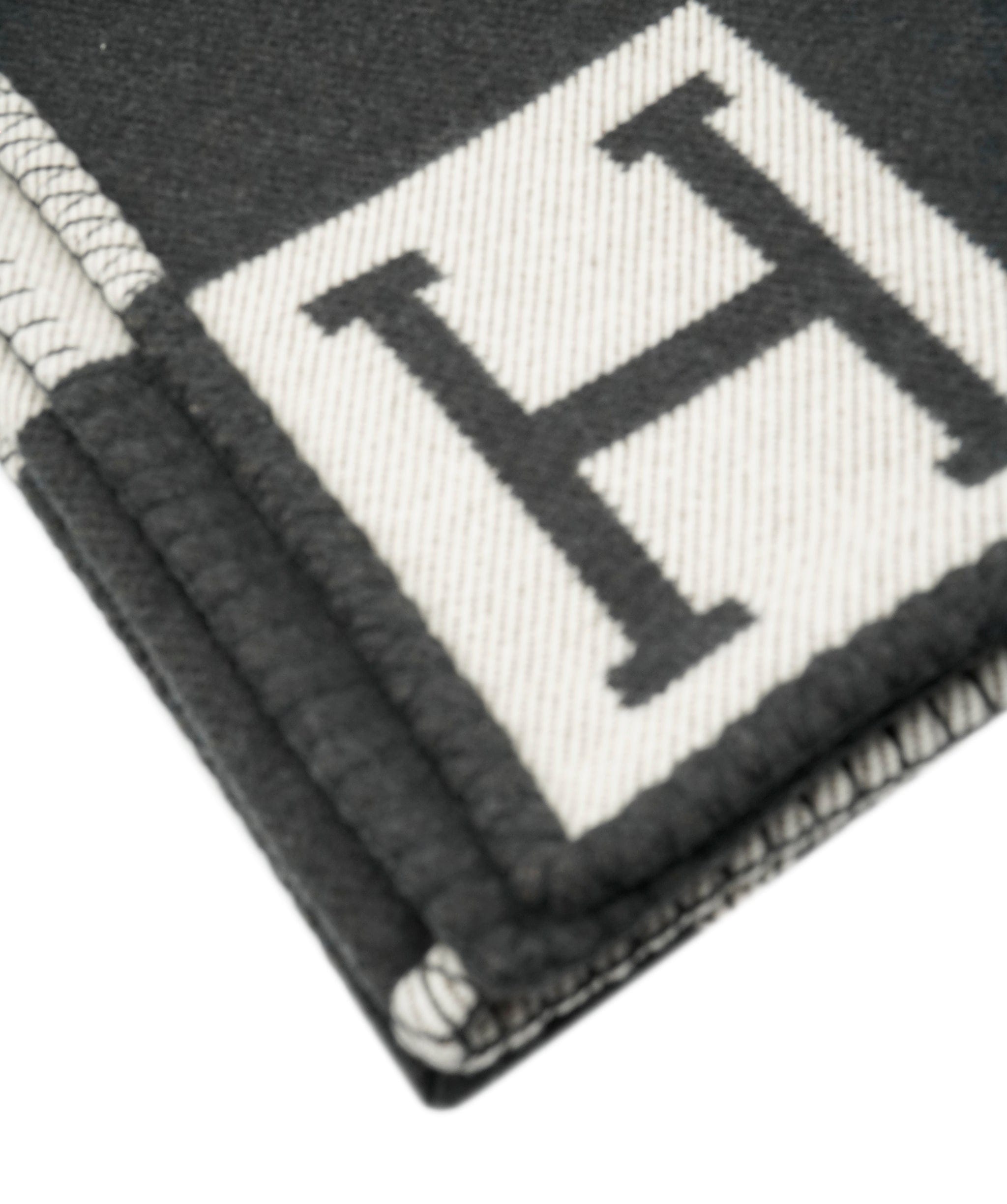 Hermès Hermès Avalon Blanket Gris Fonce 01AVA922 DBXM0079