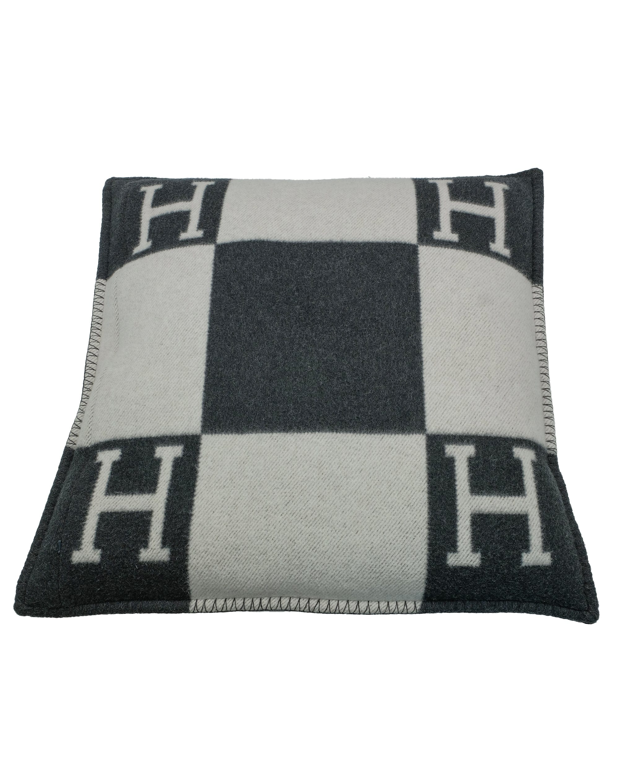 Hermes Avalon XL Cushion Grey RJC2722 – LuxuryPromise