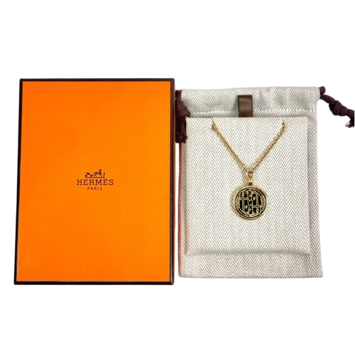 Hermes Medaille Quadrige Necklace, Small Model – Luxury Promise