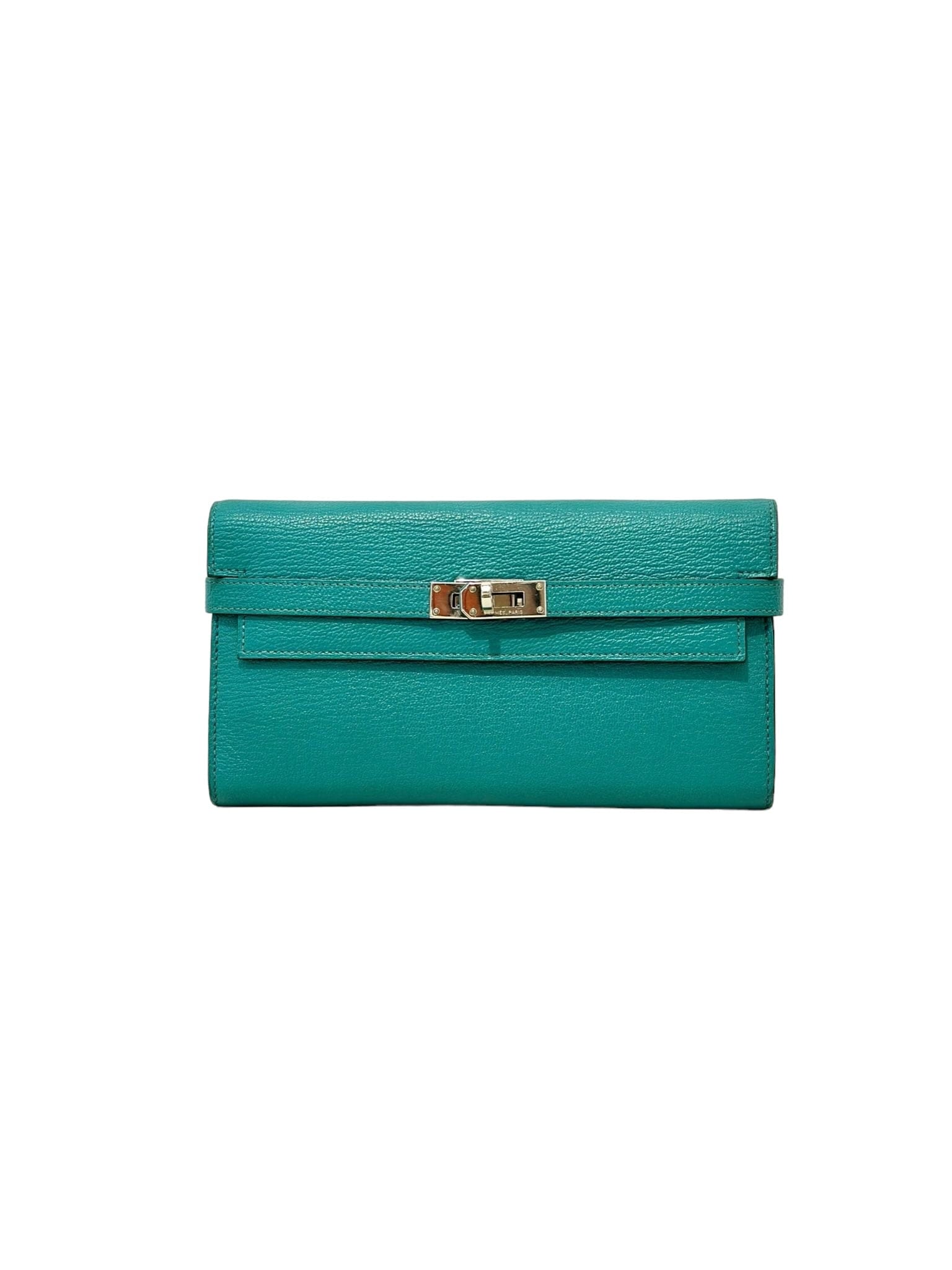 Hermes Hermes Long Kelly Wallet in Green with PHW