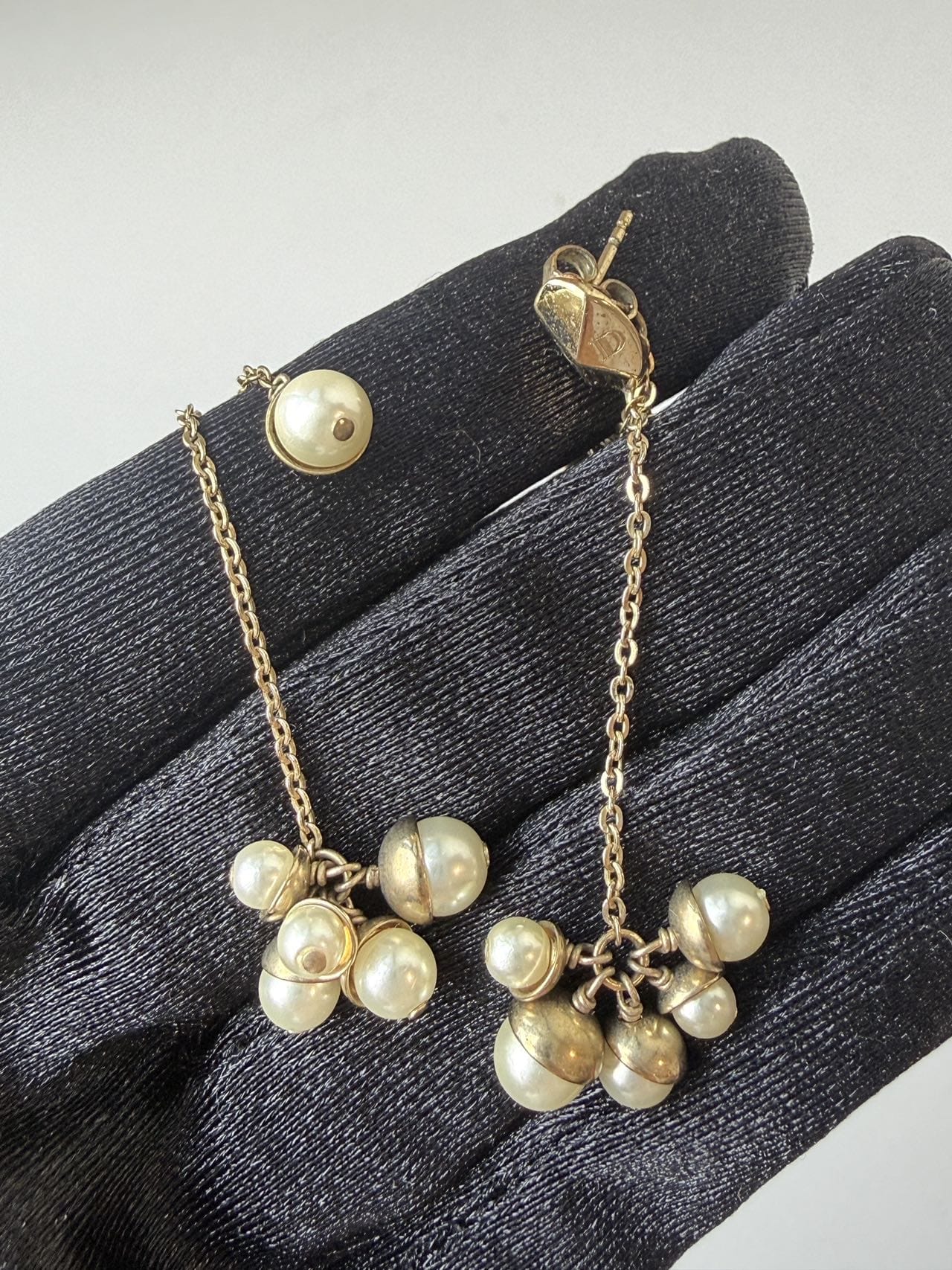 Iconn Boutique Dior Pearl Drop earring in Gold-Tone Metal