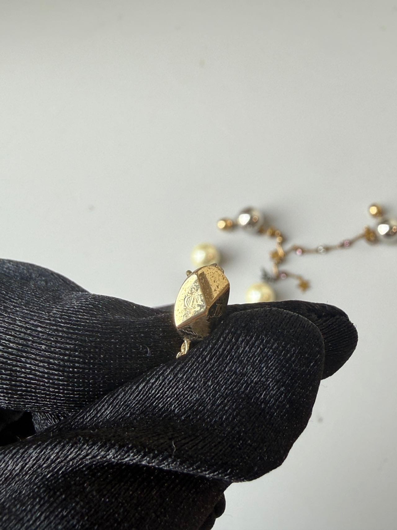 Iconn Boutique Dior Pearl Drop earring in Gold-Tone Metal