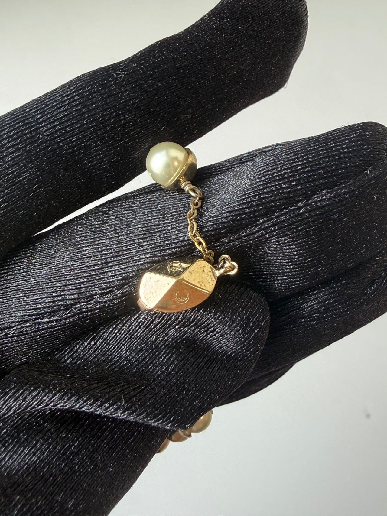Iconn Boutique Dior Pearl Drop earring in Gold-Tone Metal