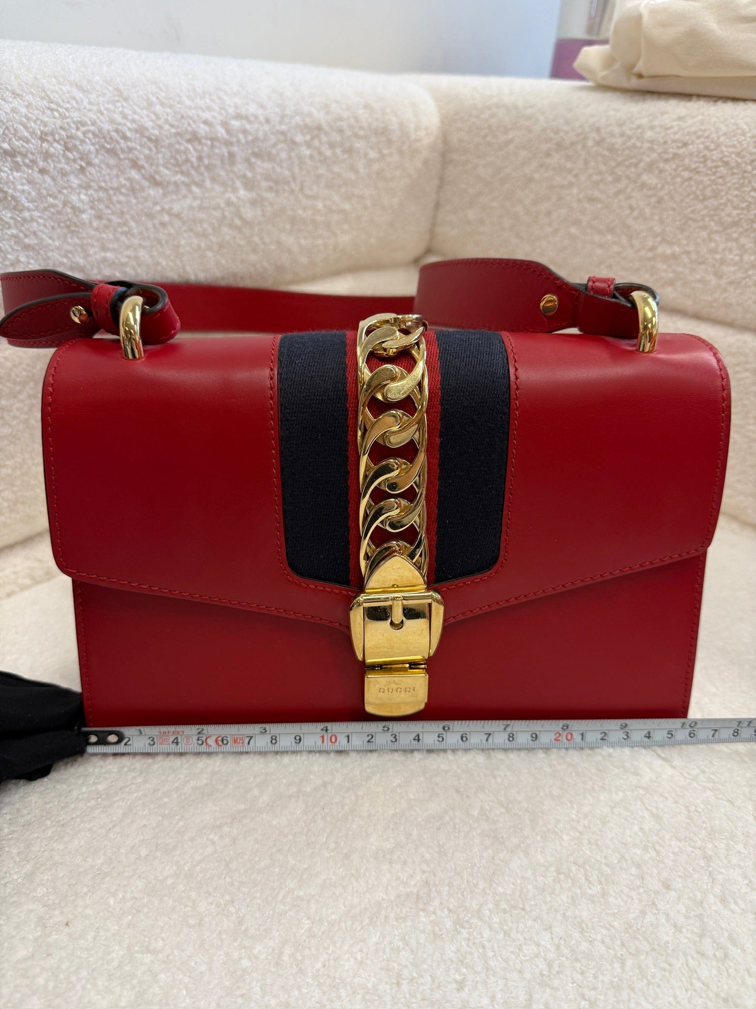 Iconn Boutique Gucci Diana Small Chain Bag