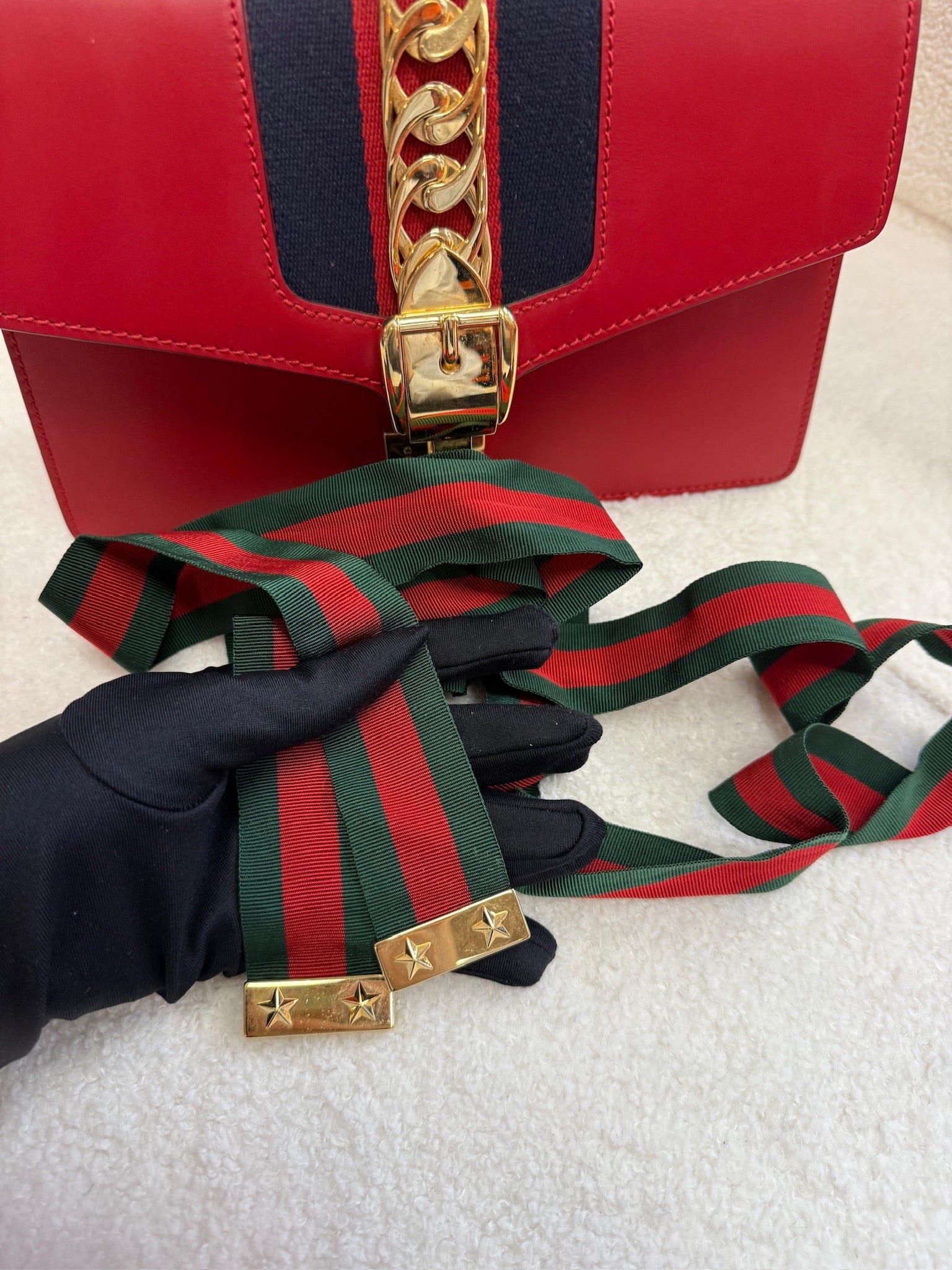 Iconn Boutique Gucci Diana Small Chain Bag