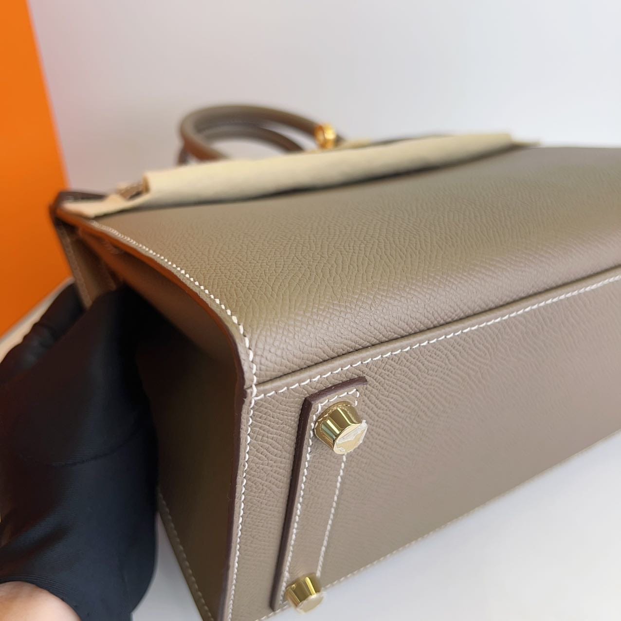 Iconn Boutique Hermès Birkin 25 Etoupe Epsom Leather Gold Hardware- Stamp B