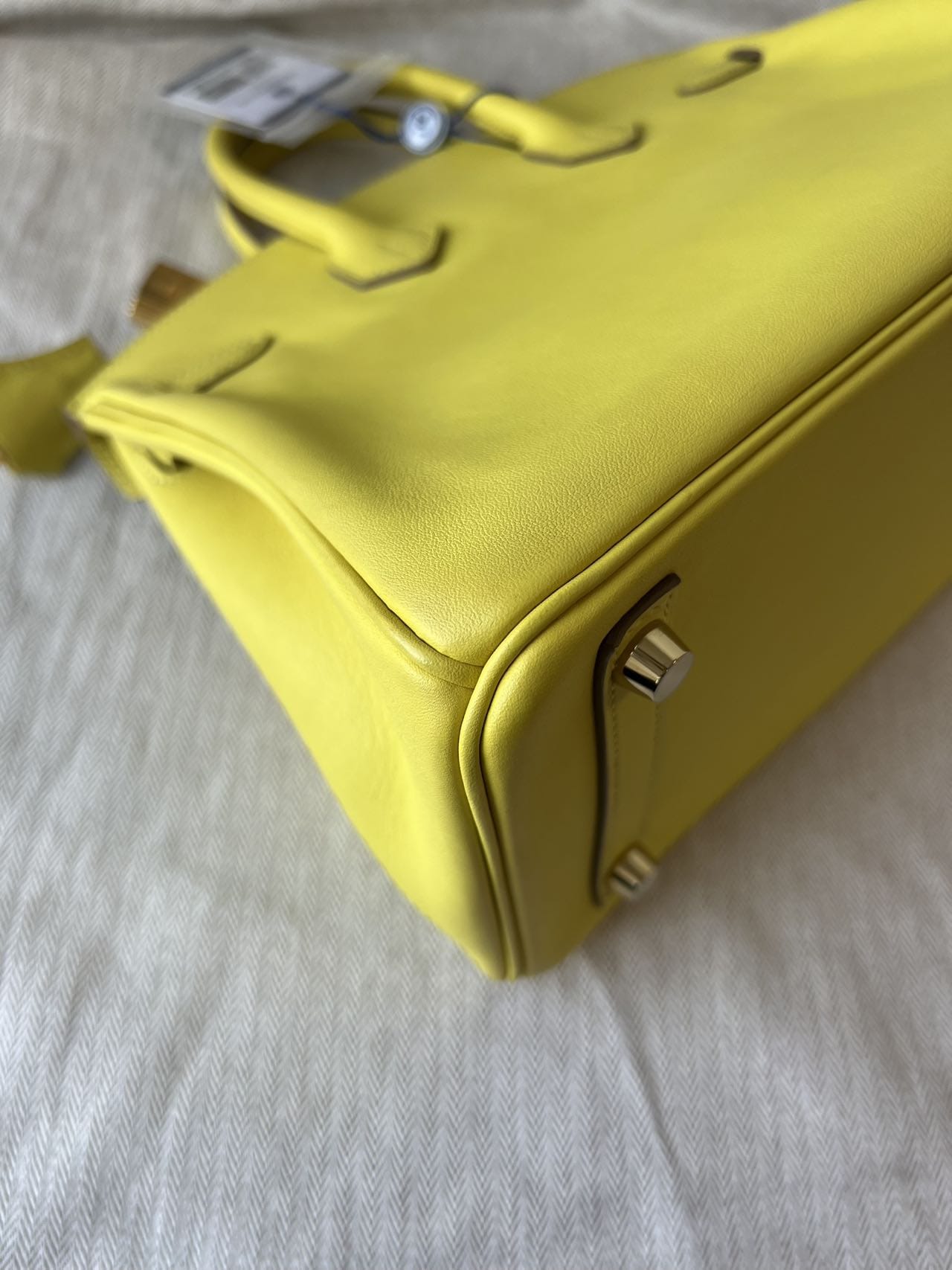 Iconn Boutique Hermès Birkin 25 Lime Togo Leather Gold Hardware - Stamp Y