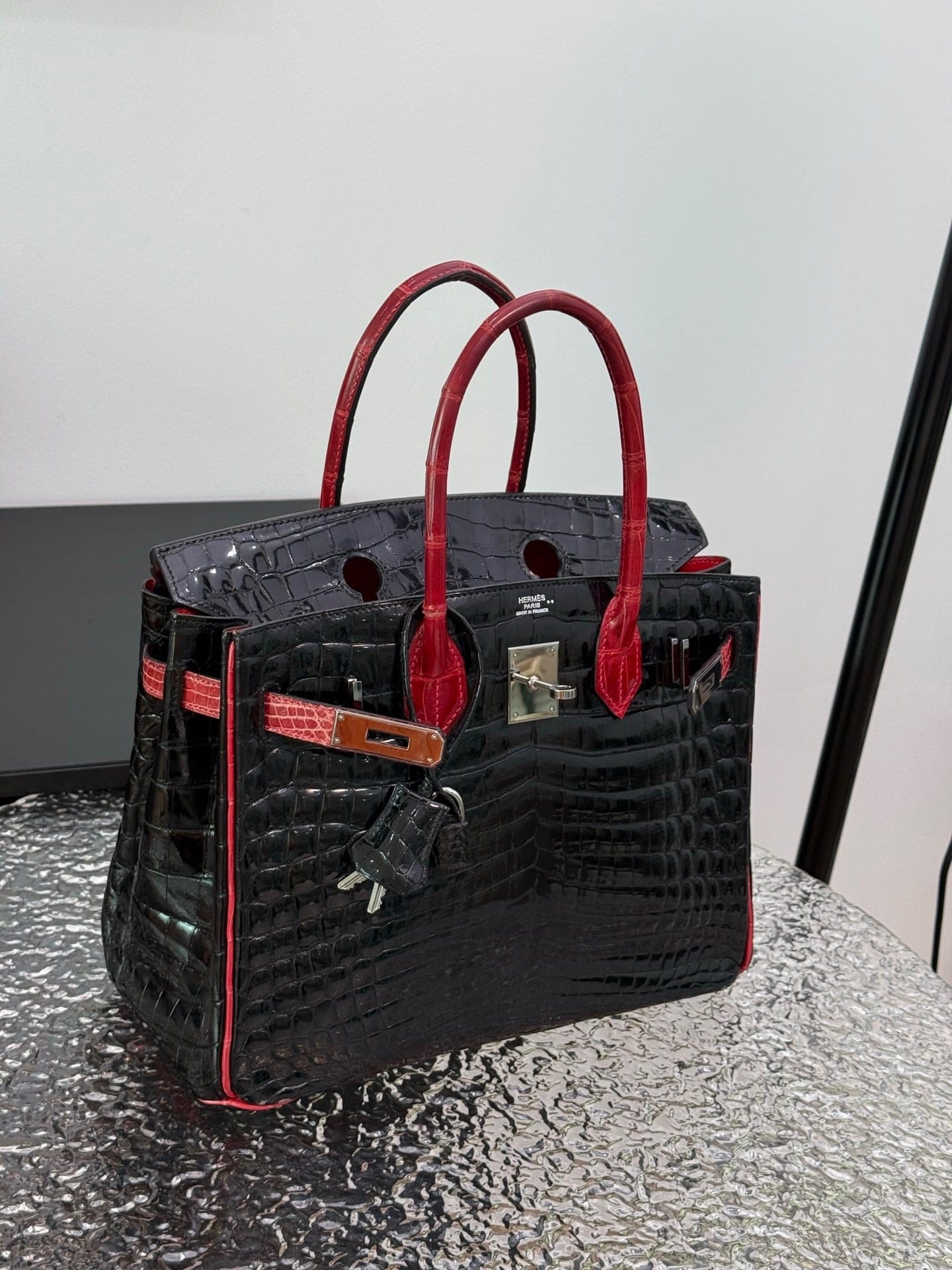 Iconn Boutique Hermès Birkin 30  Crocodile Leather - Stamp Square K