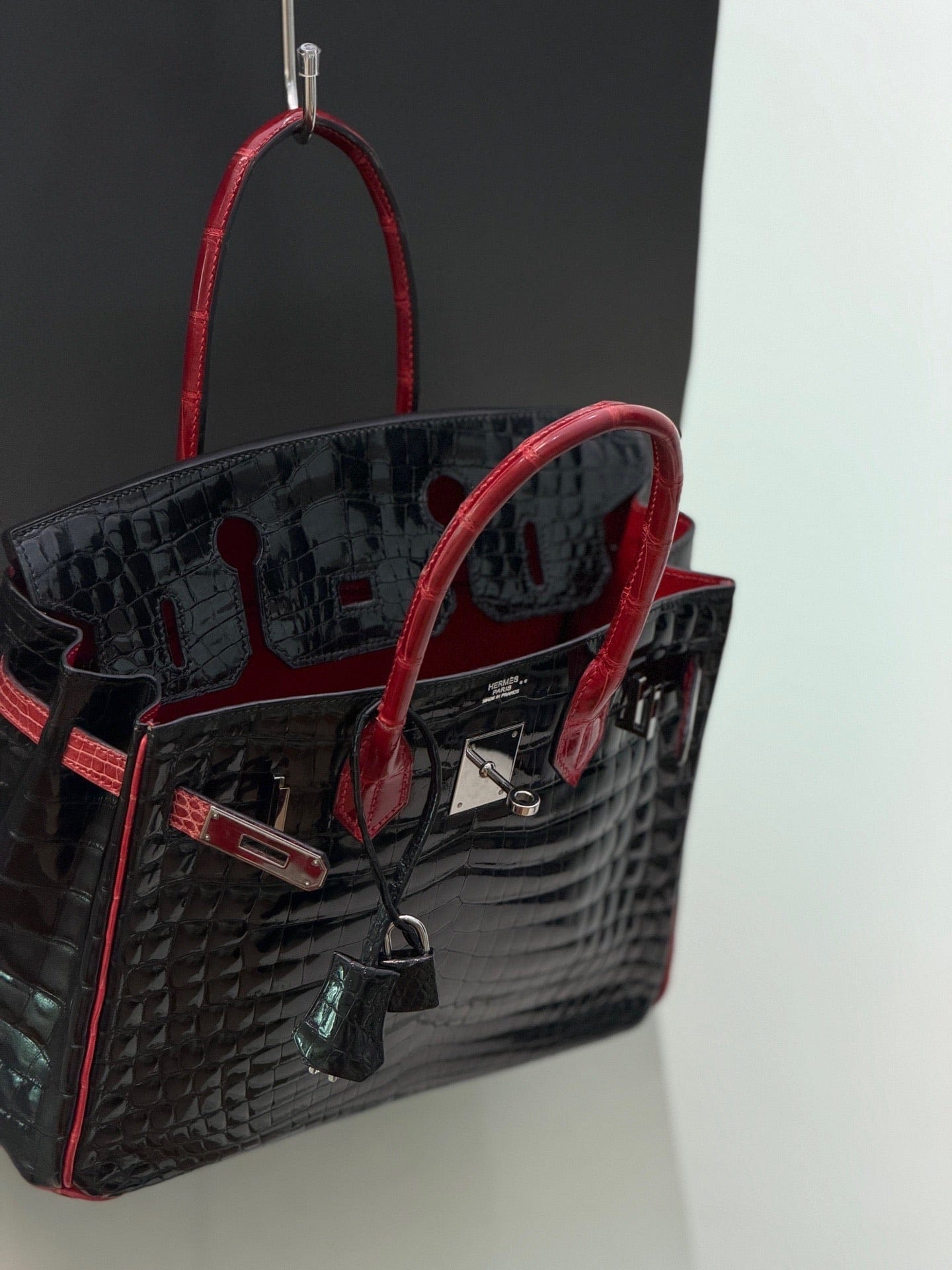 Iconn Boutique Hermès Birkin 30  Crocodile Leather - Stamp Square K