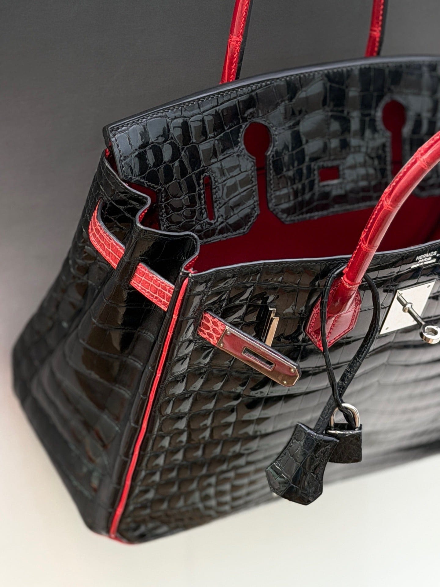 Iconn Boutique Hermès Birkin 30  Crocodile Leather - Stamp Square K