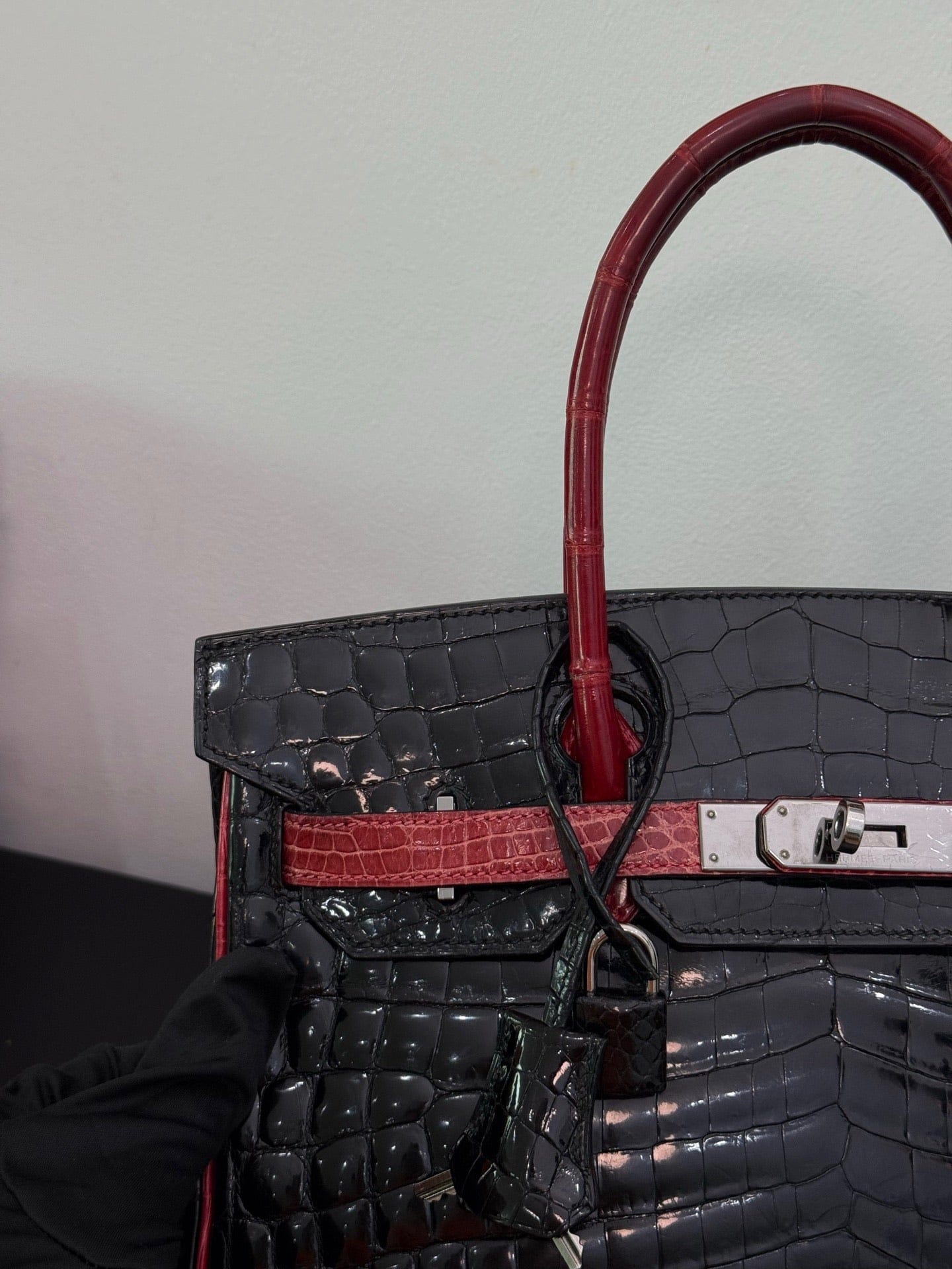 Iconn Boutique Hermès Birkin 30  Crocodile Leather - Stamp Square K