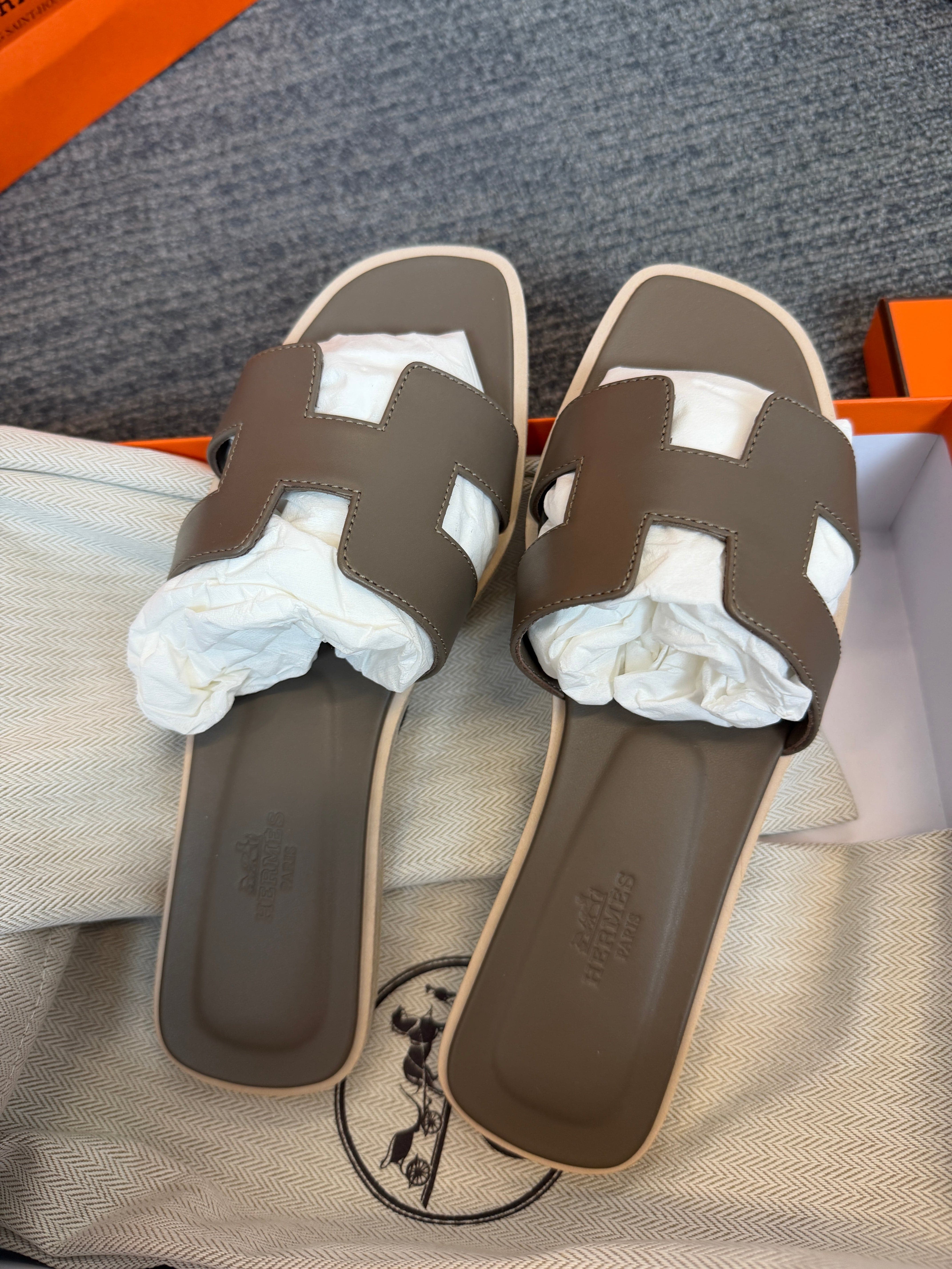 Iconn Boutique Hermes Etoupe Oran Sandal size 37.5 full set with box