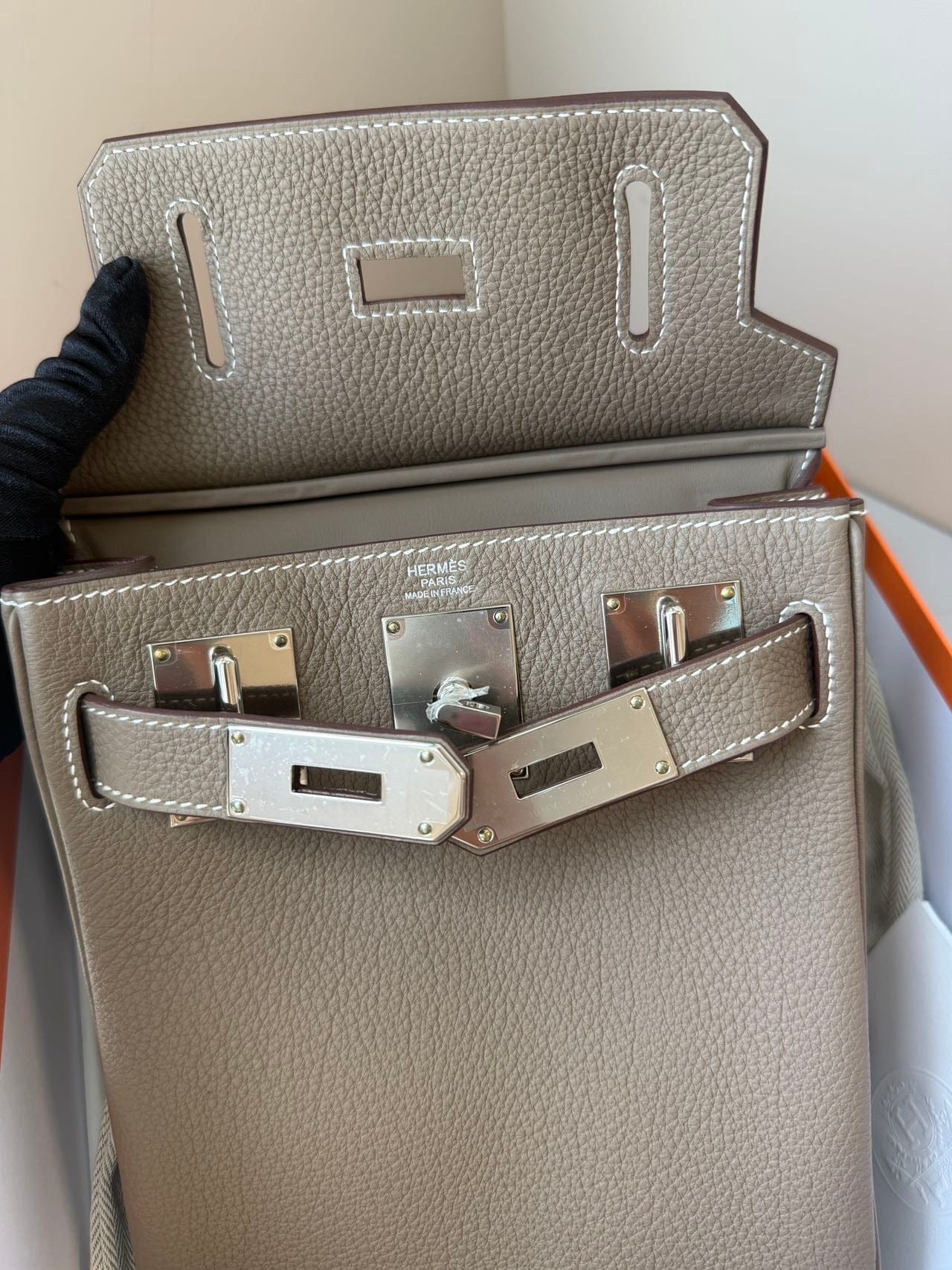Iconn Boutique Hermès HAC à dos PM Etoupe Togo Leather Gold Hardware - Stamp W